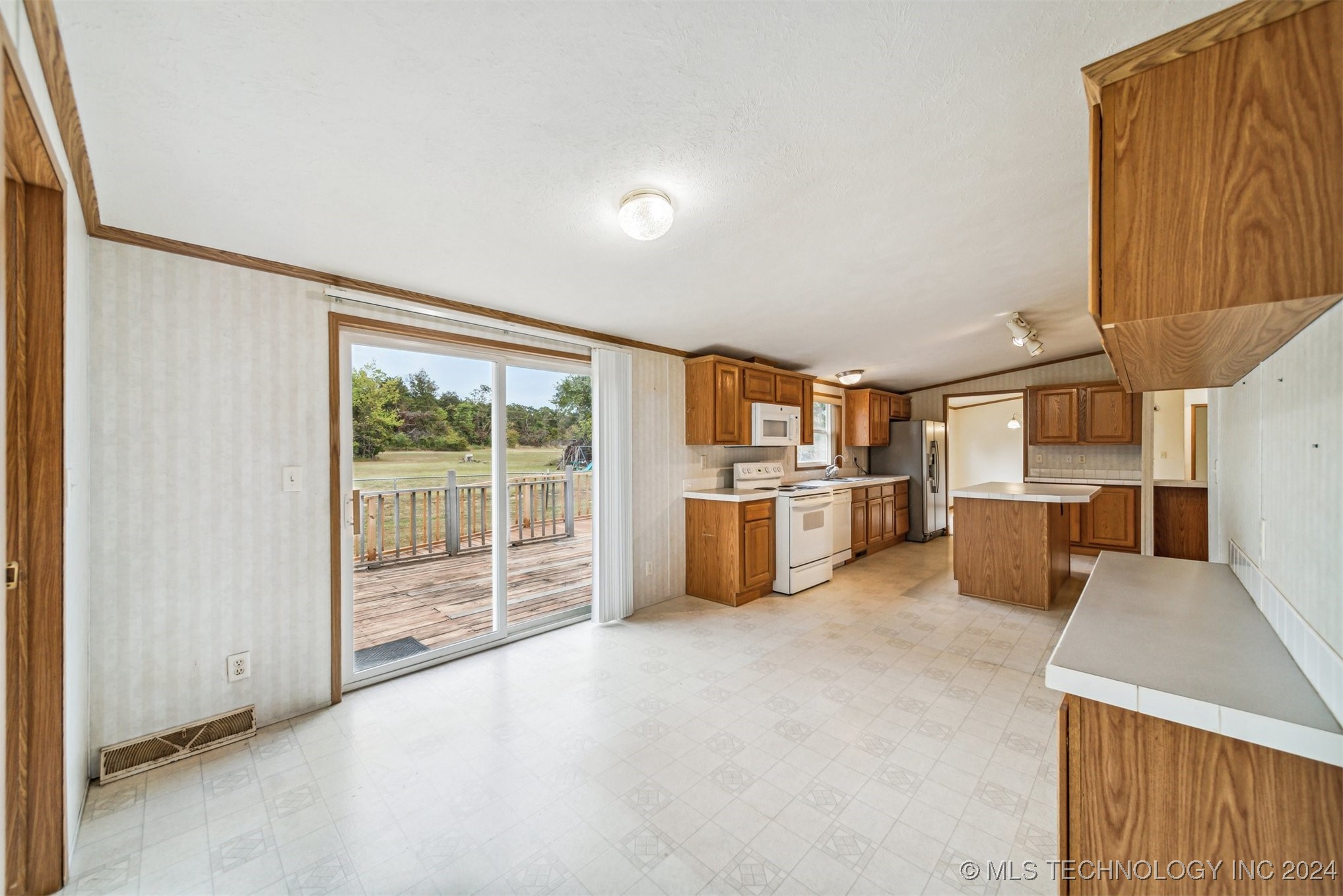 908 S 479 Road Property Photo 15