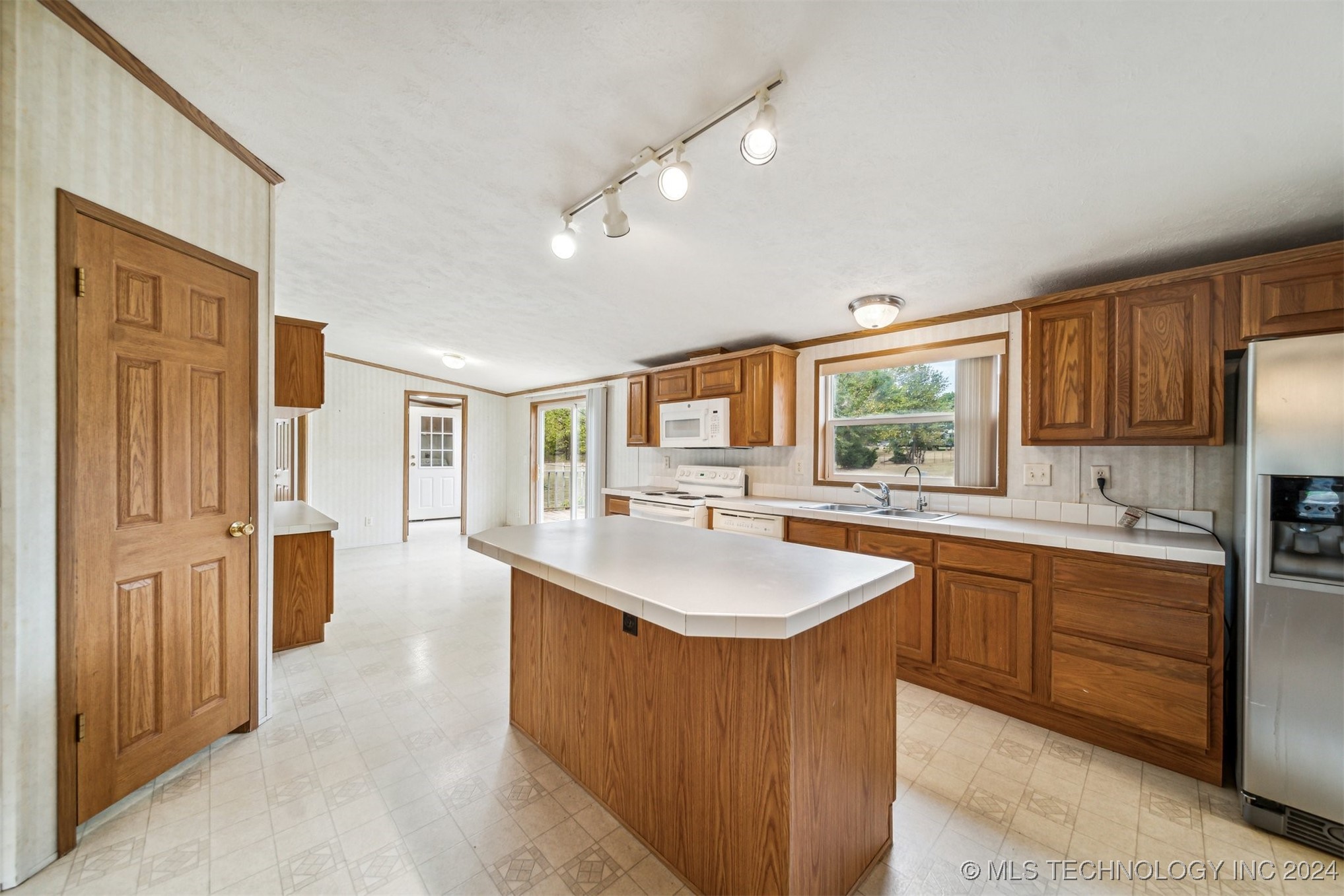 908 S 479 Road Property Photo 20
