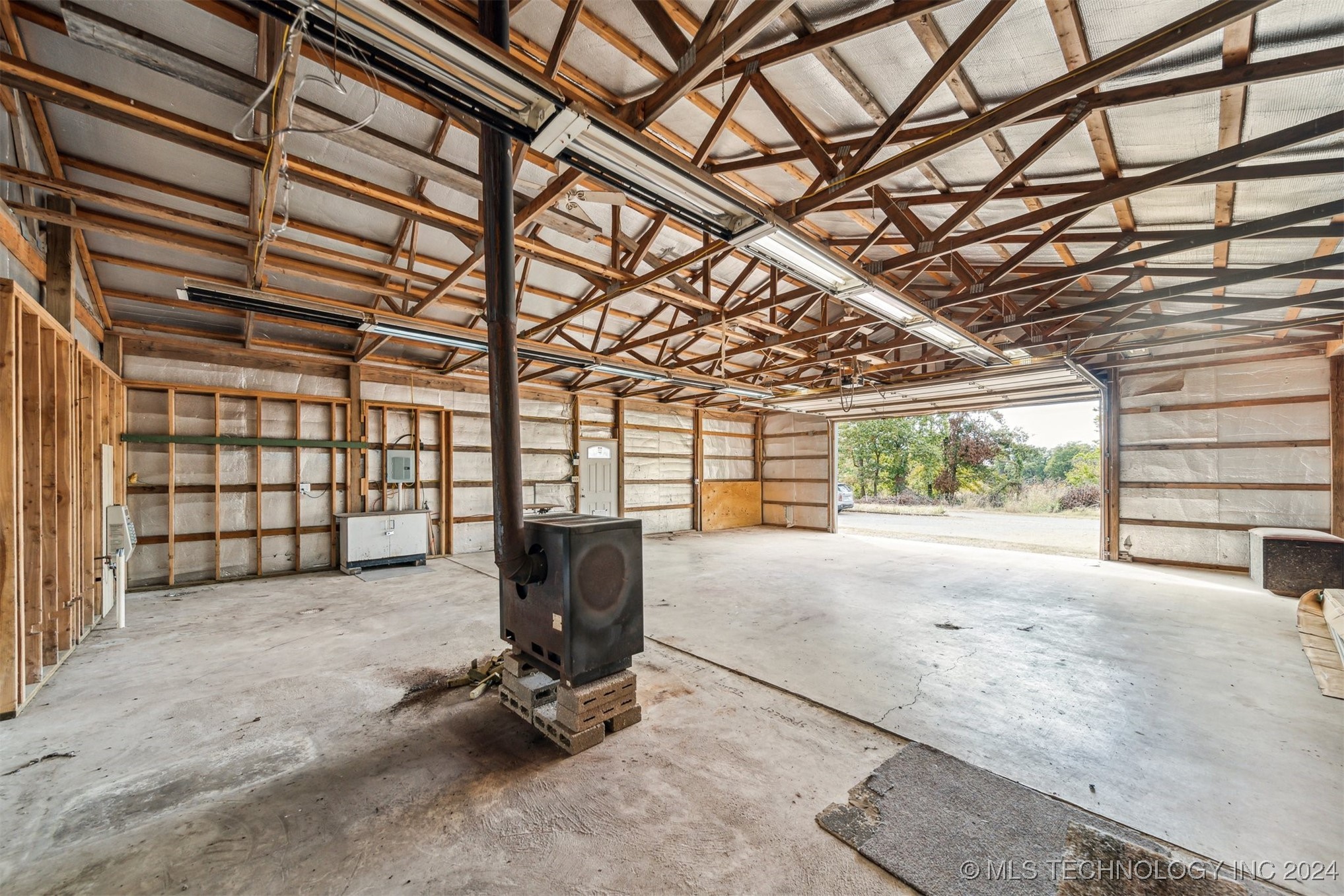 908 S 479 Road Property Photo 32