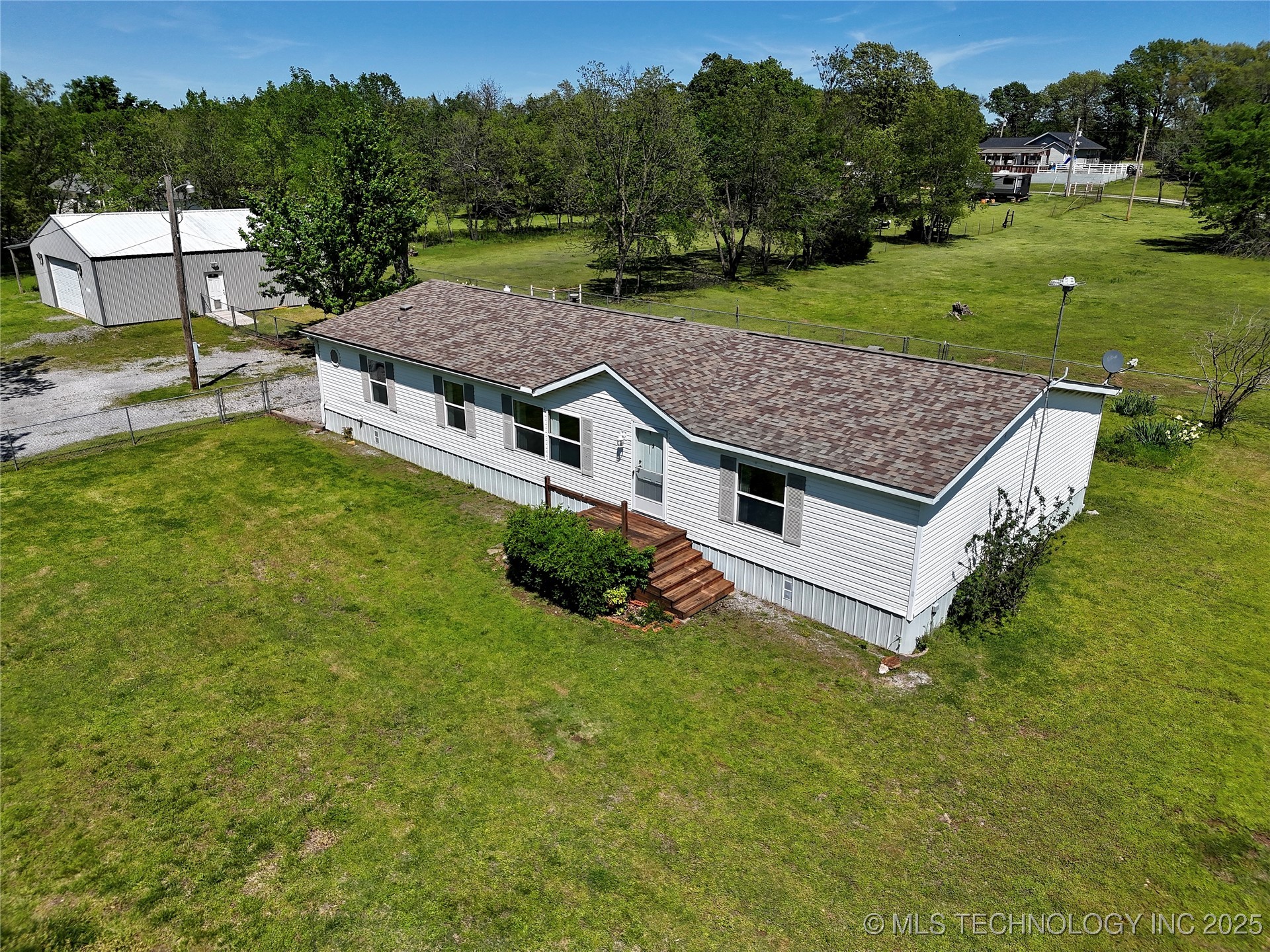 908 S 479 Road Property Photo 39