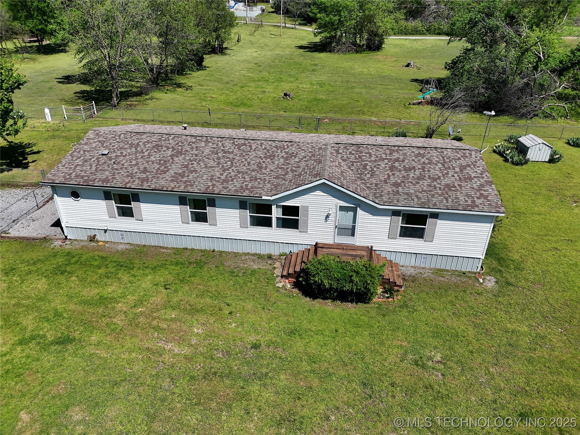 908 S 479 Road Property Photo 40