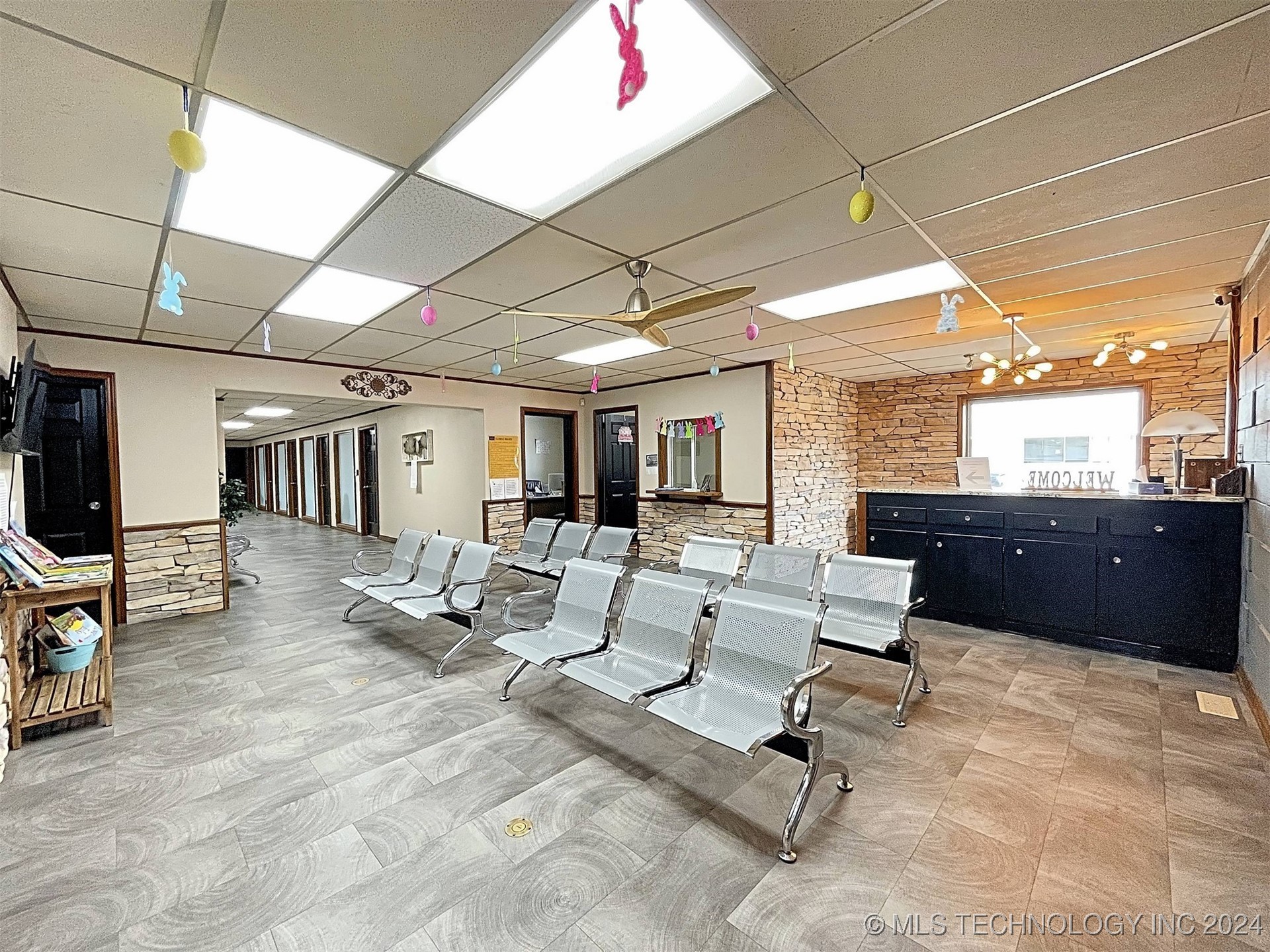 1001 W Broadway Street Property Photo 4