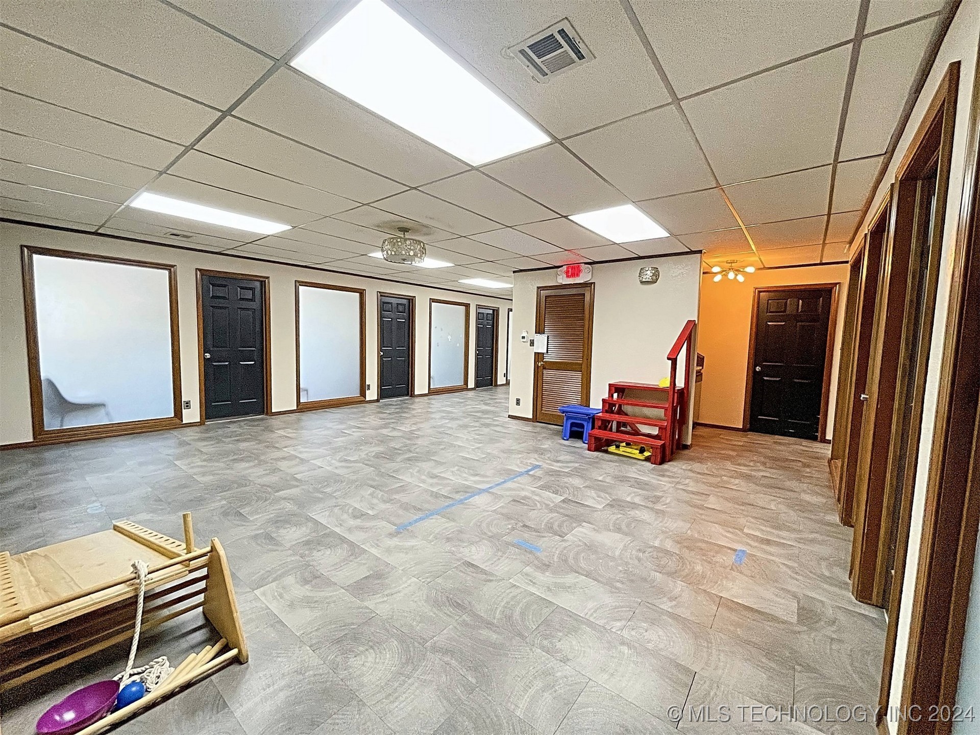 1001 W Broadway Street Property Photo 17