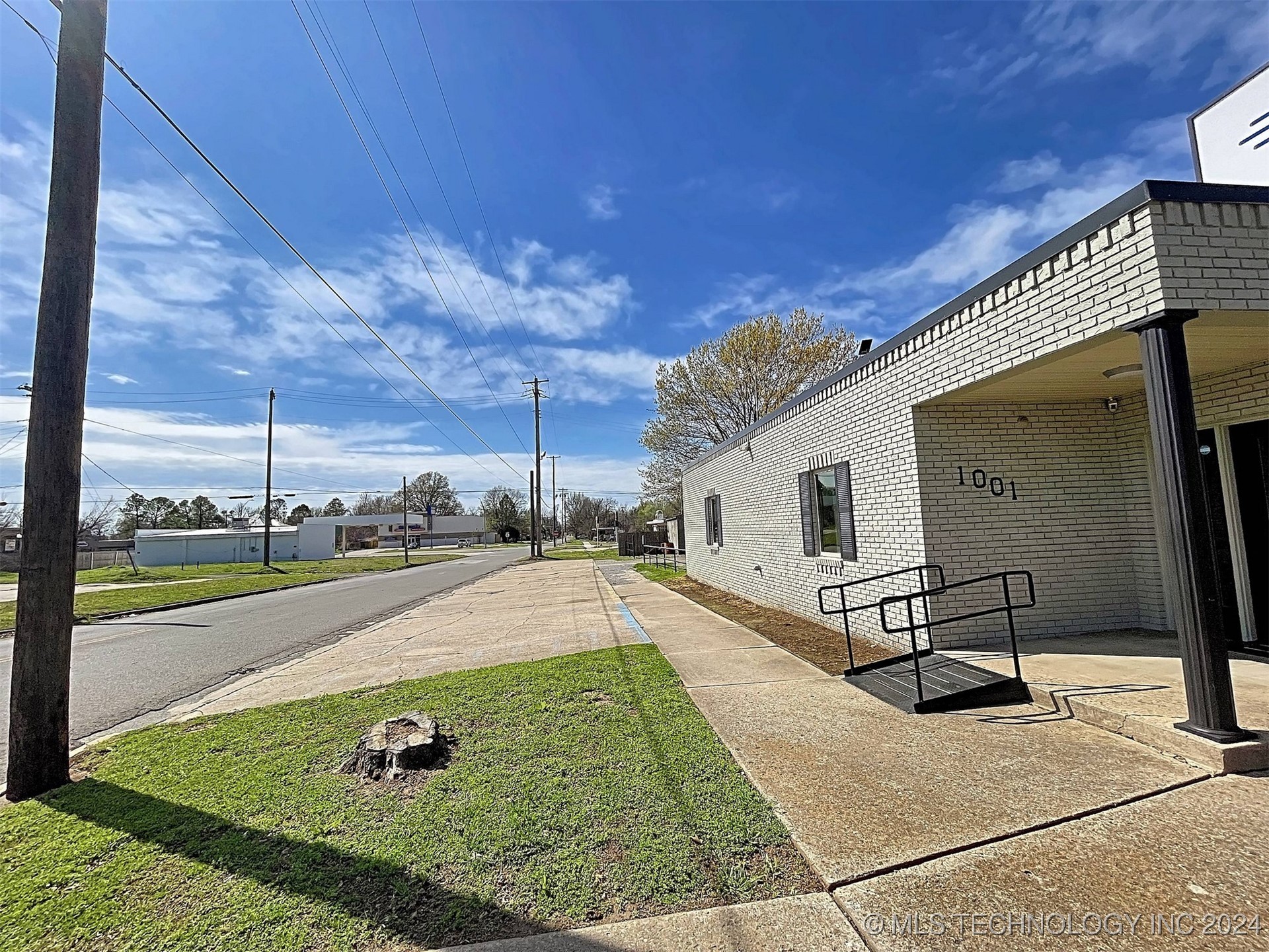 1001 W Broadway Street Property Photo 41