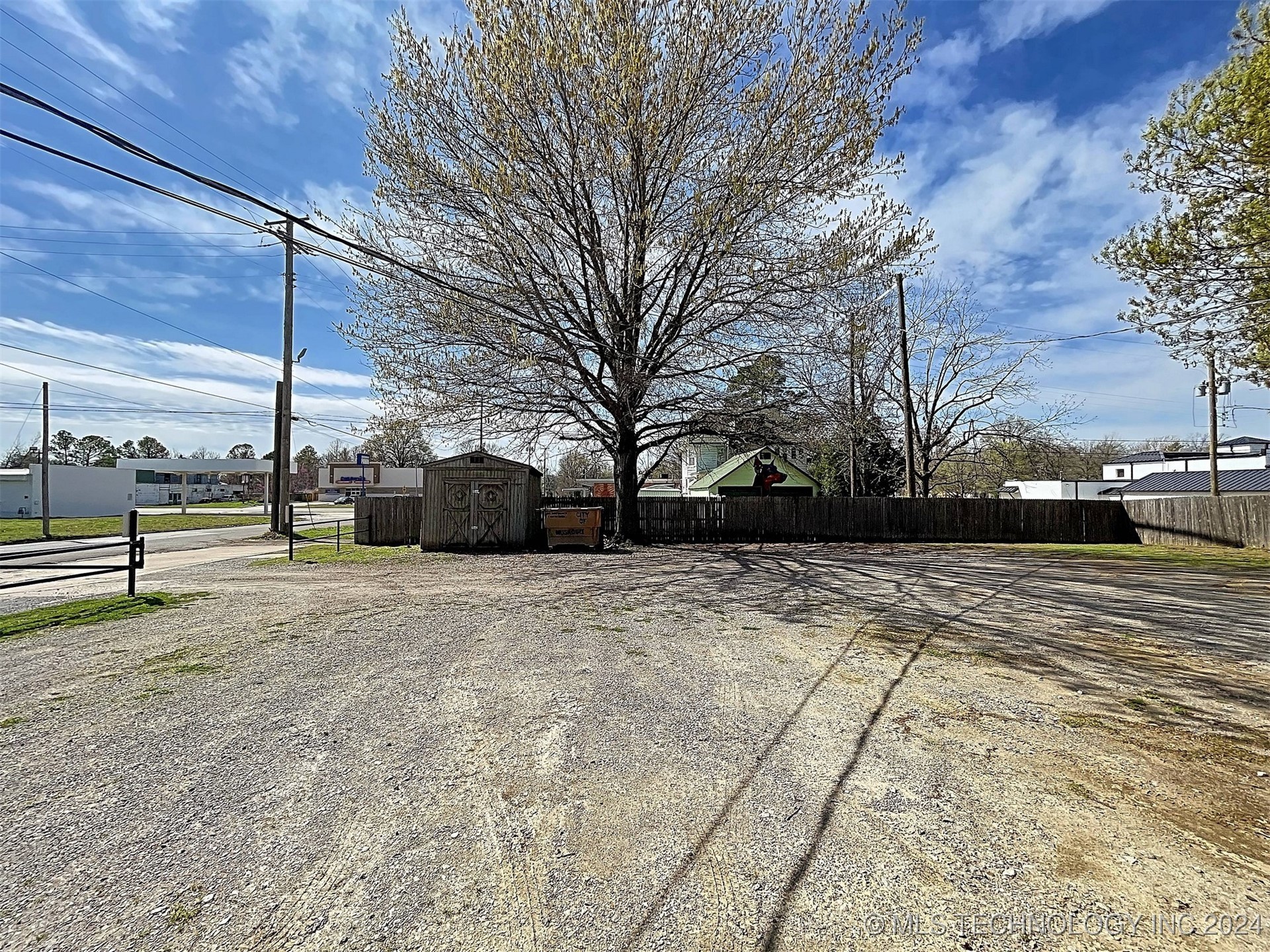 1001 W Broadway Street Property Photo 44