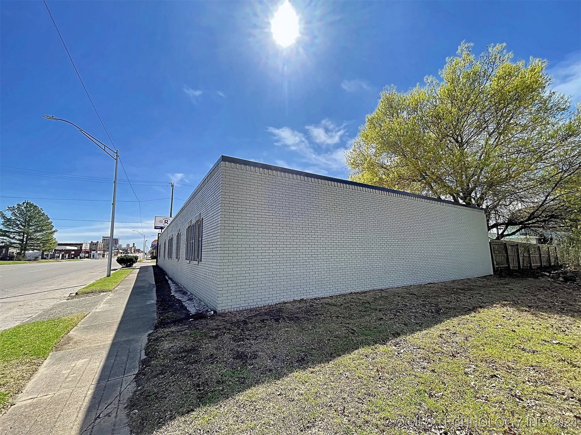 1001 W Broadway Street Property Photo 46