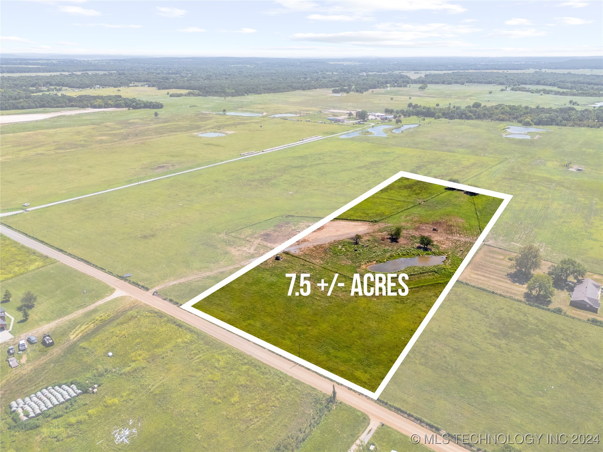 2 Lone Oak Road Property Photo 1