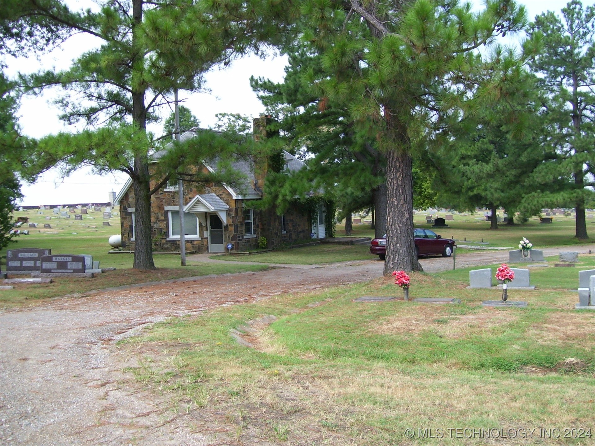 7600 Old Taft Road S Property Photo 2