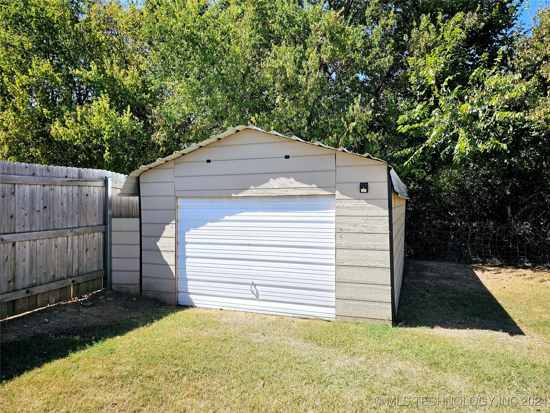 10802 N 100th East Avenue Property Photo 4