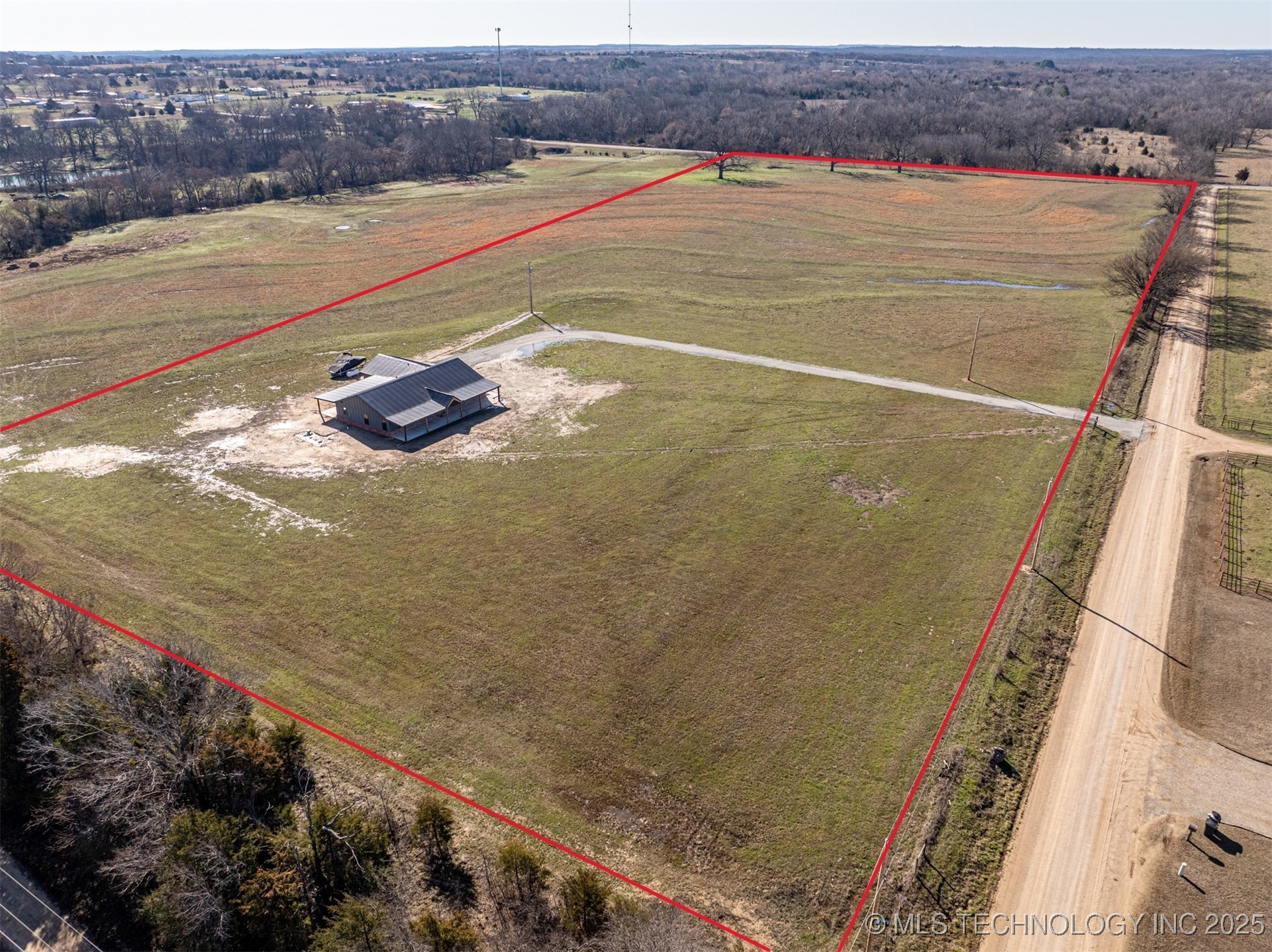 109014 N County Road 3750 Property Photo 3