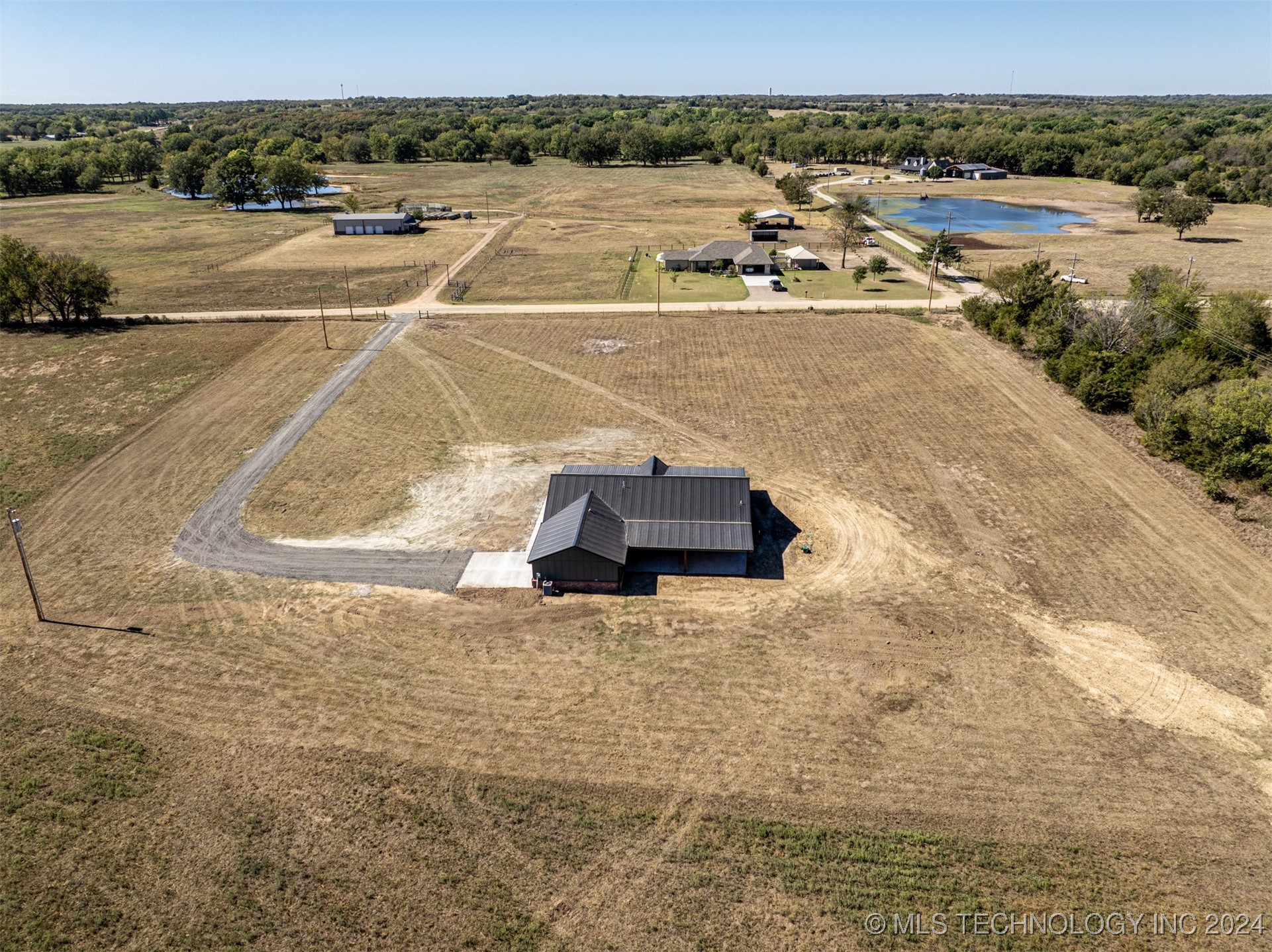 109014 N County Road 3750 Property Photo 10