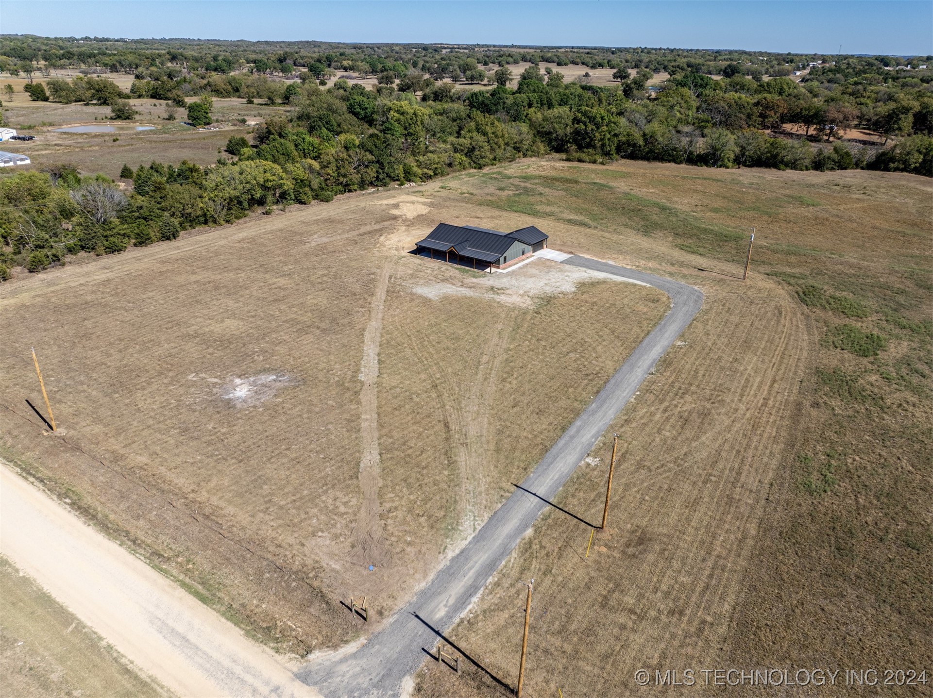 109014 N County Road 3750 Property Photo 12