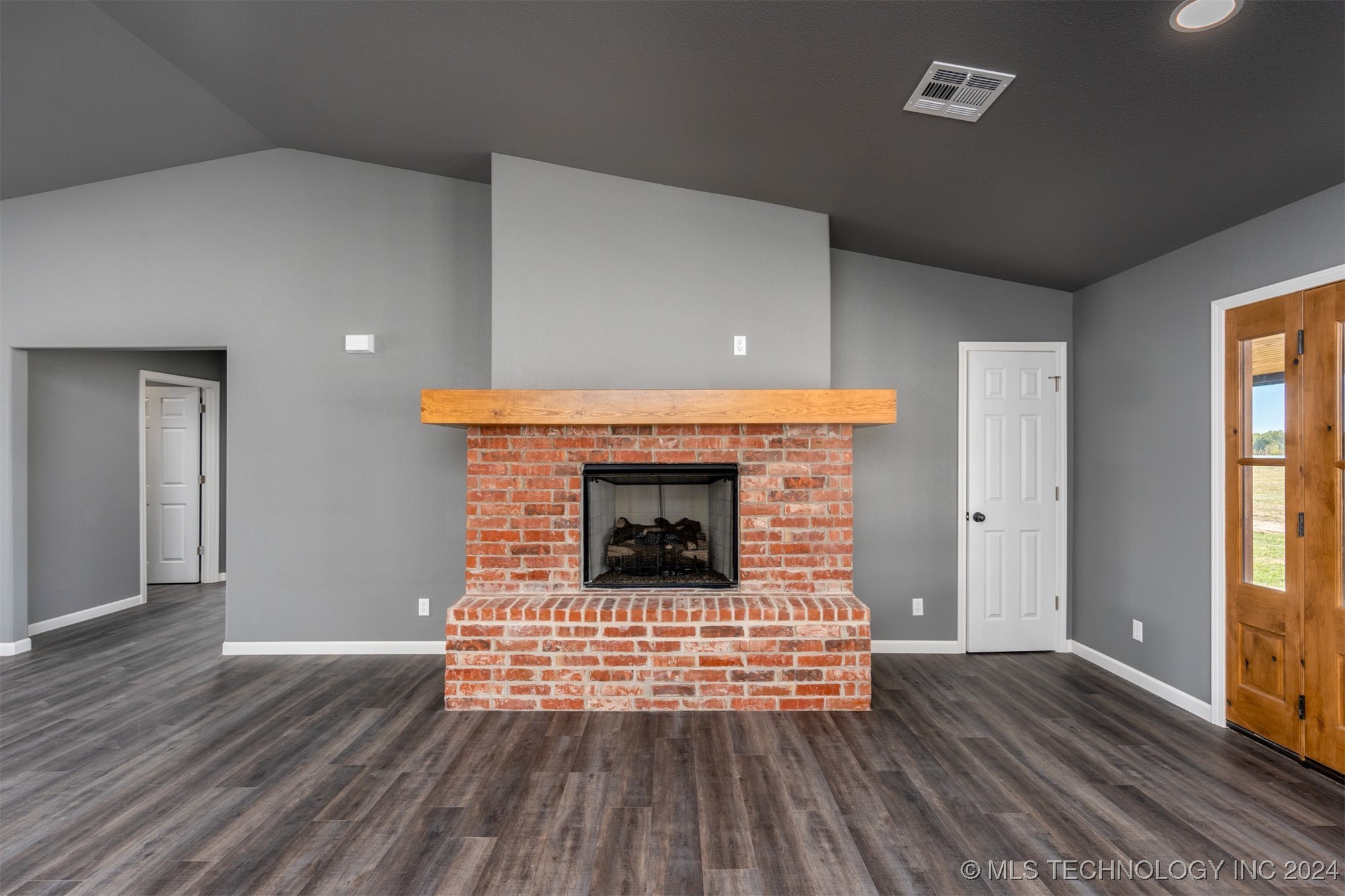 109014 N County Road 3750 Property Photo 18