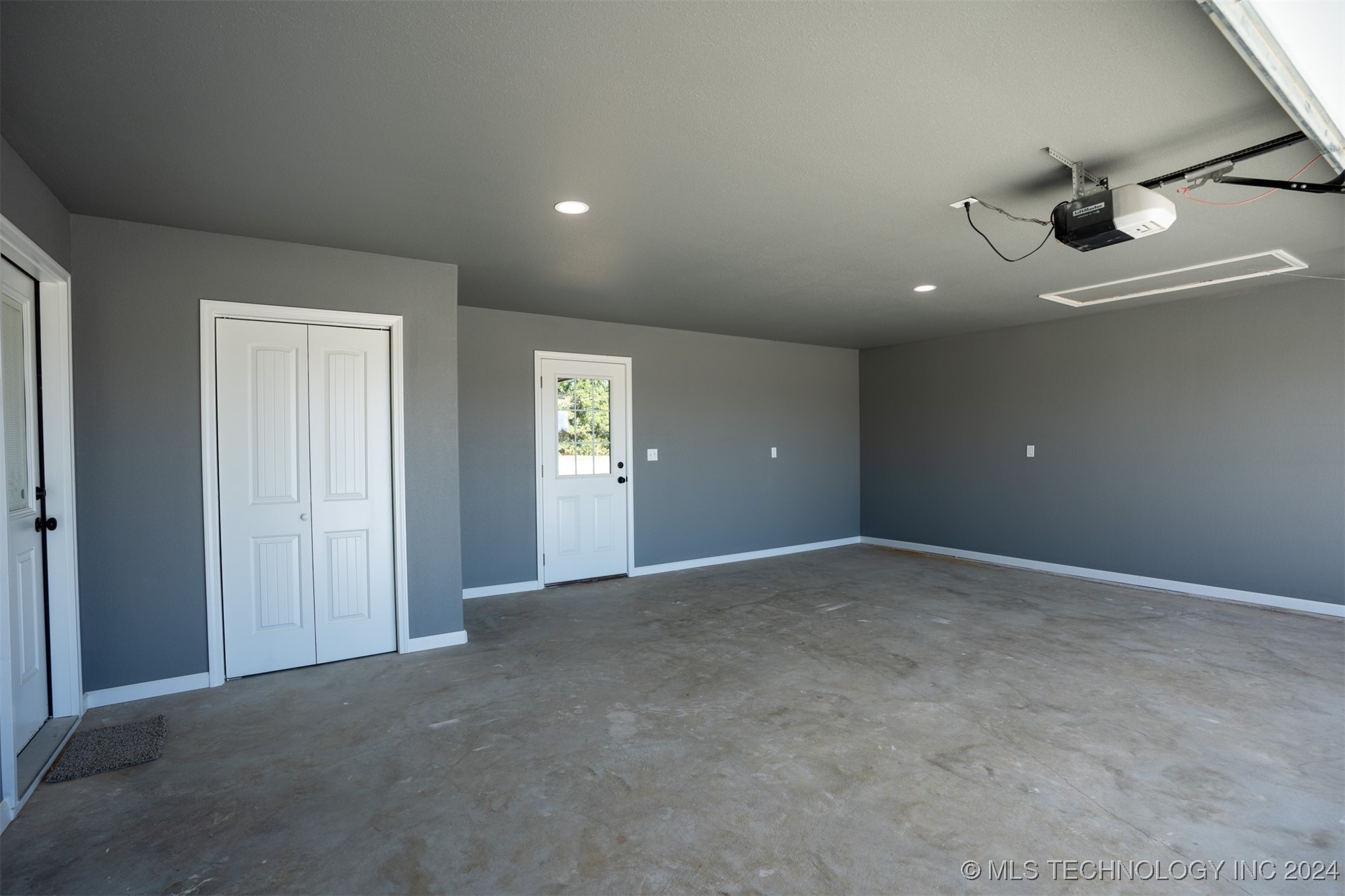 109014 N County Road 3750 Property Photo 32