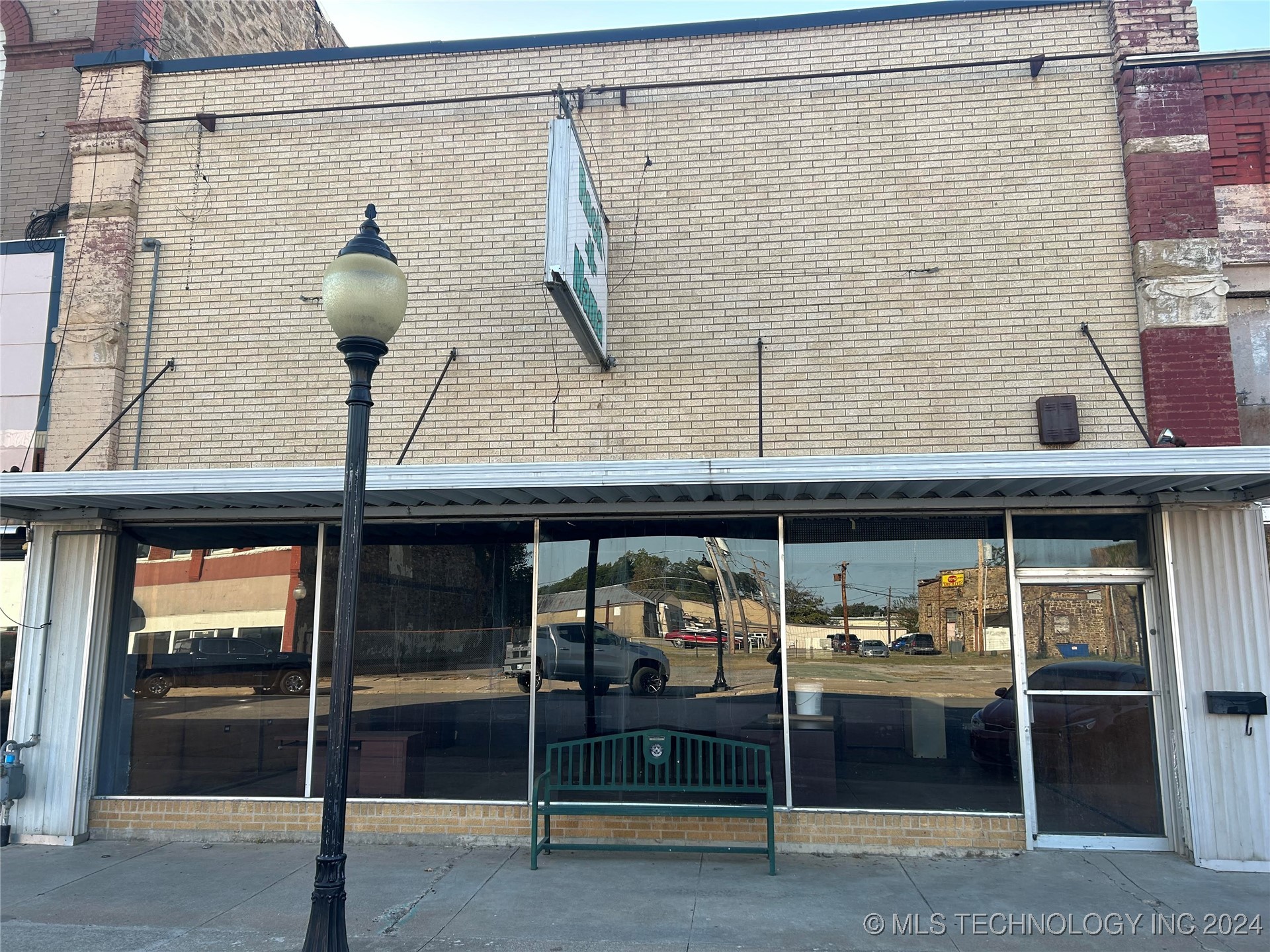 118 S Main Street Property Photo