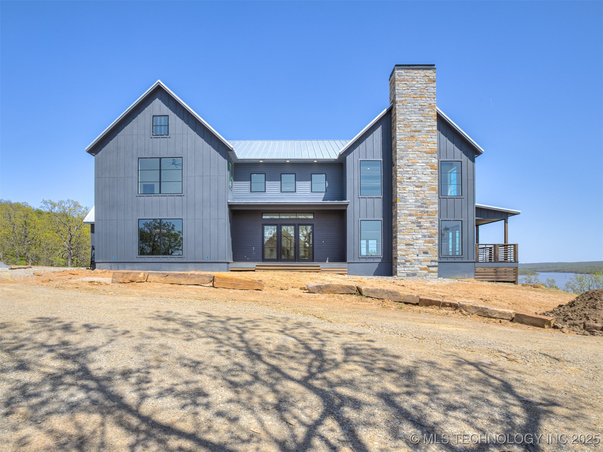 32 Falcon Tree Loop Property Photo 1