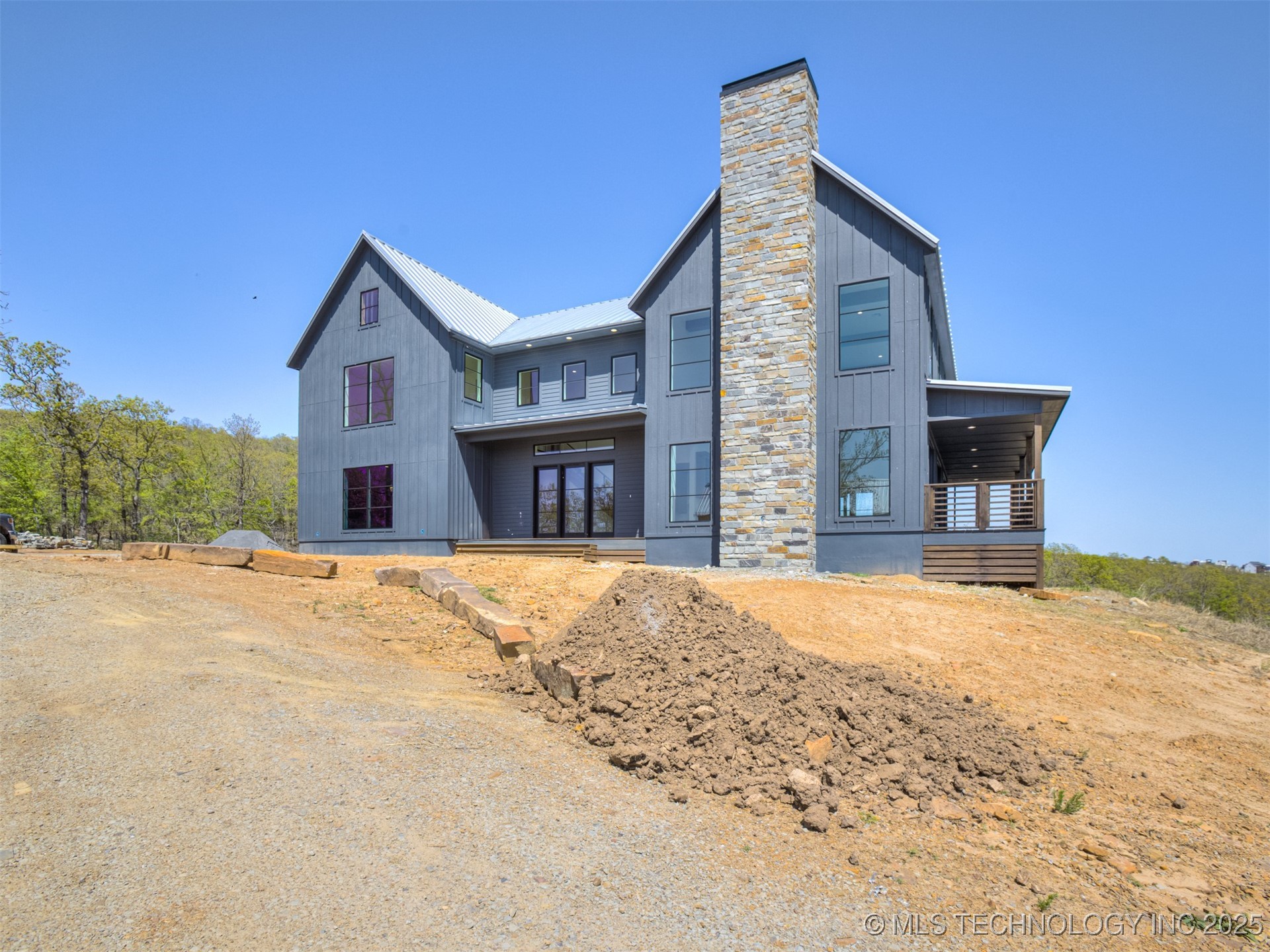 32 Falcon Tree Loop Property Photo
