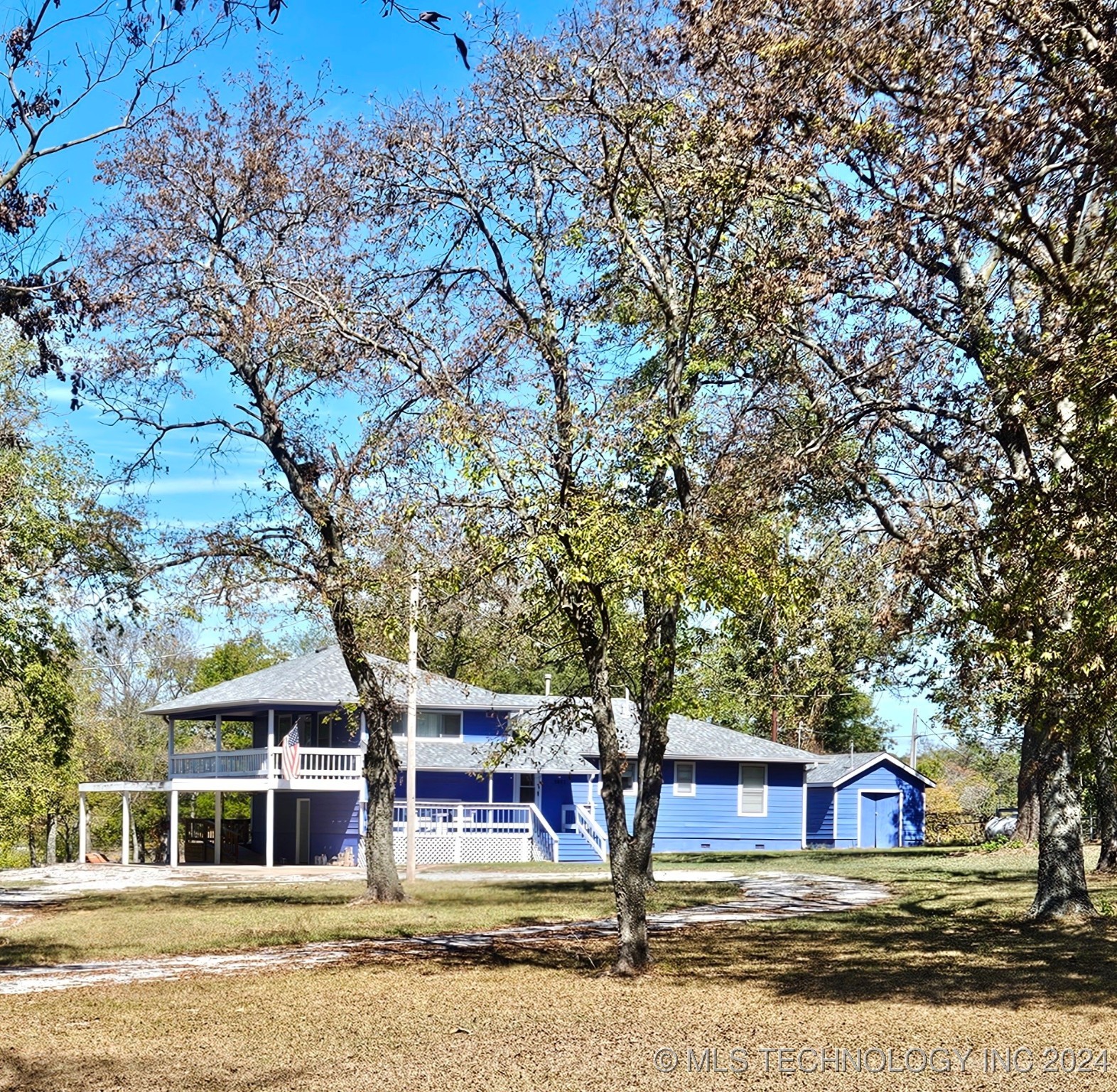 5057 E 425 Road Property Photo 1