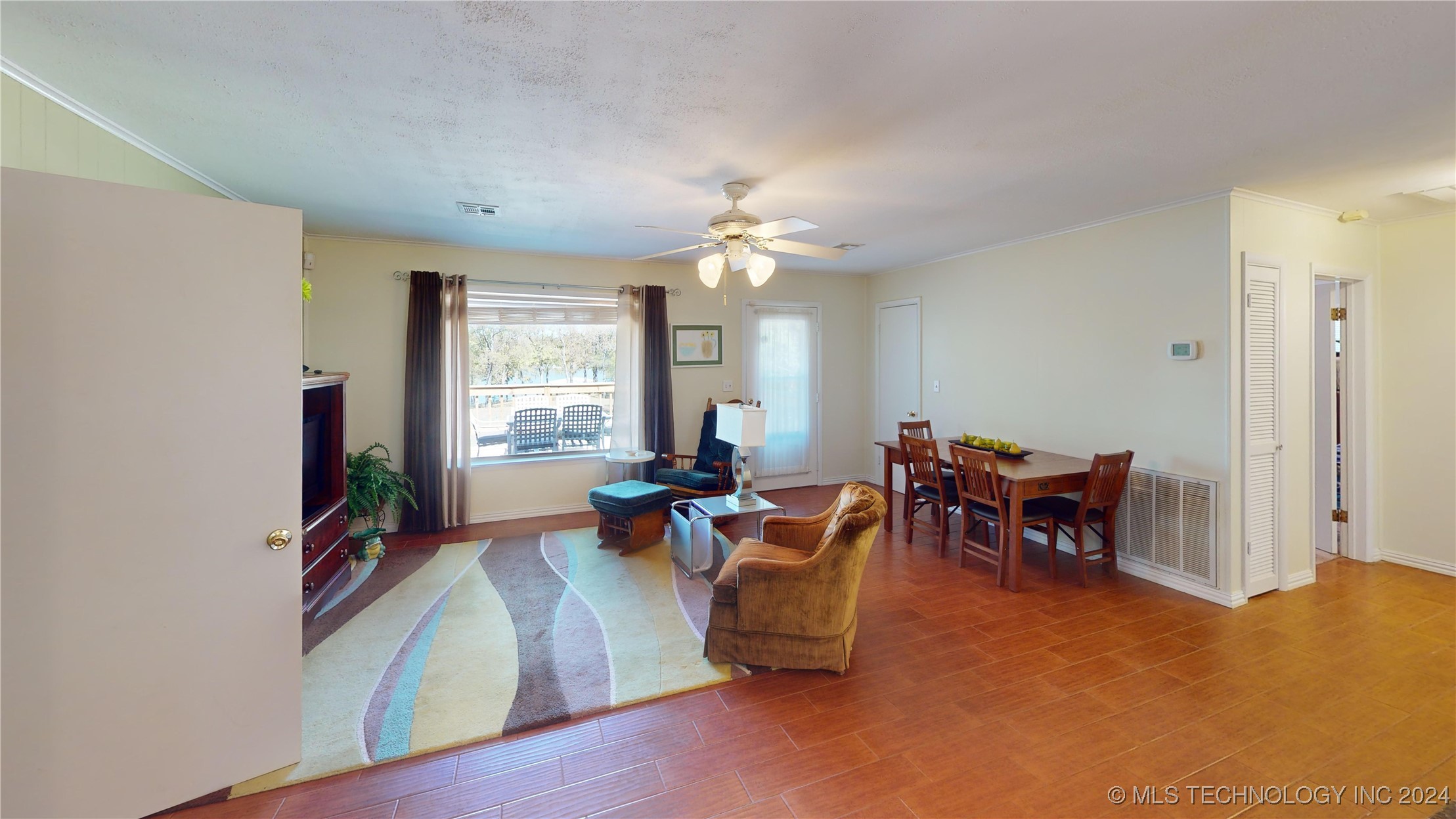 5057 E 425 Road Property Photo 5