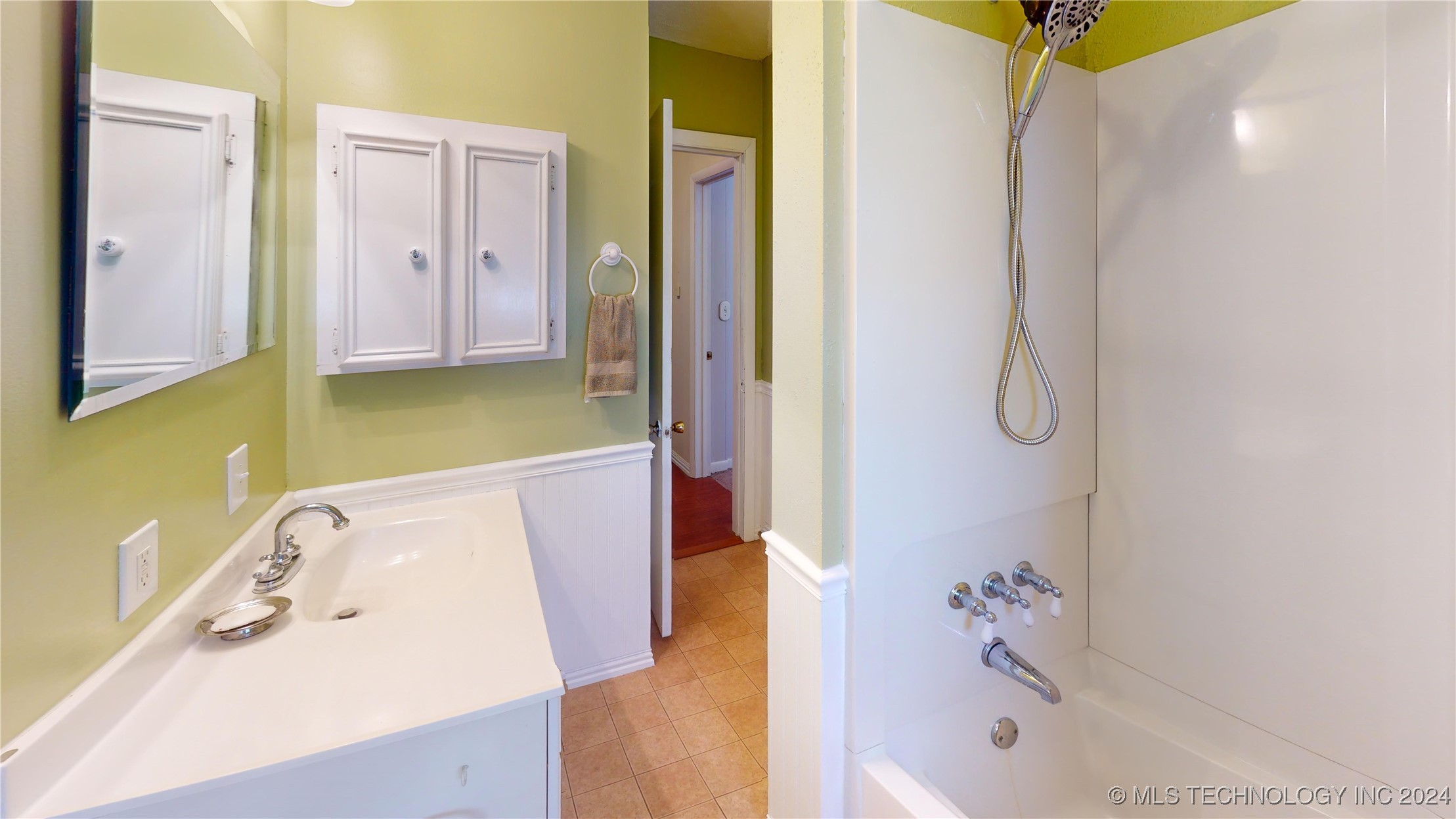 5057 E 425 Road Property Photo 11