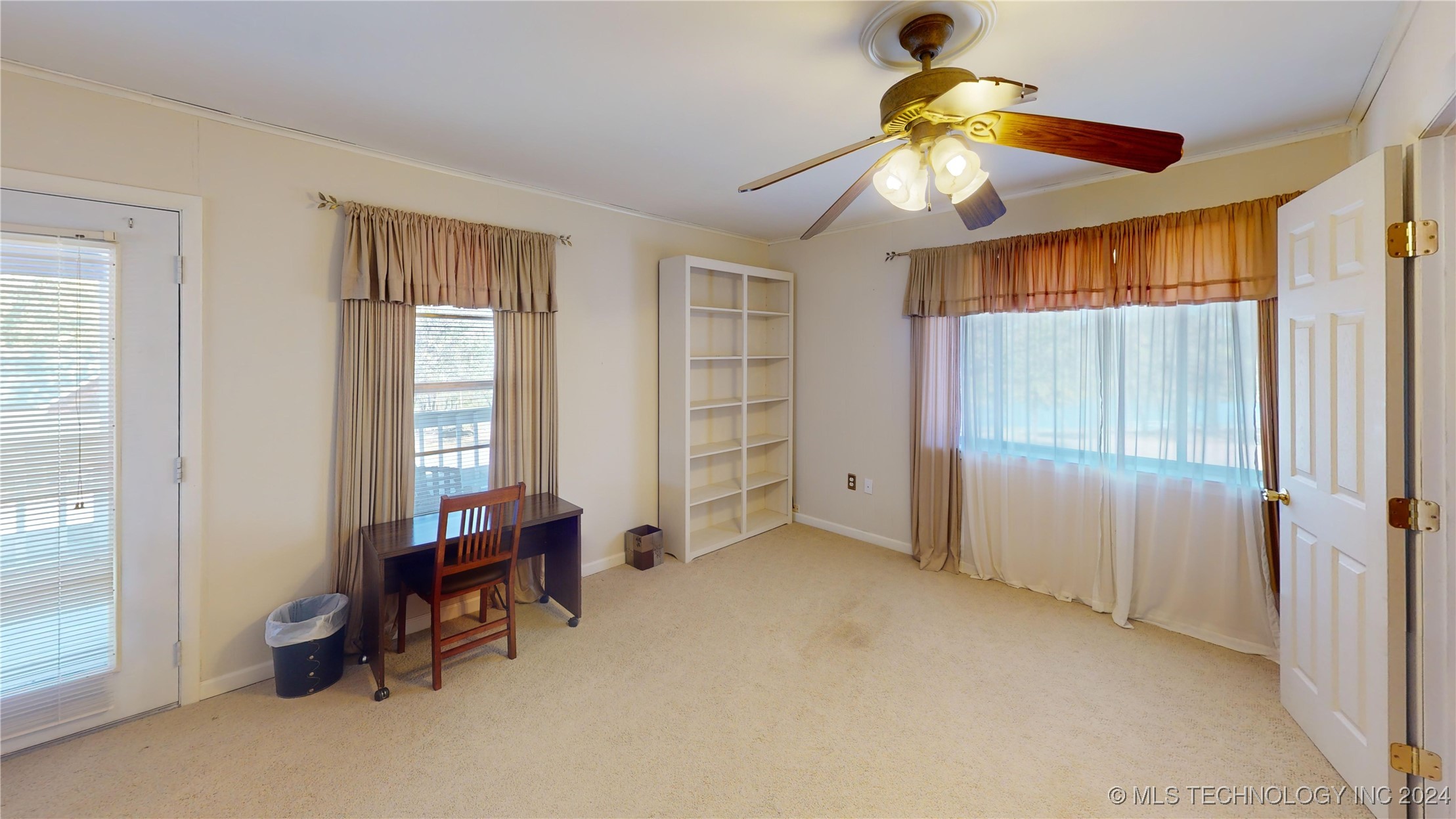 5057 E 425 Road Property Photo 14