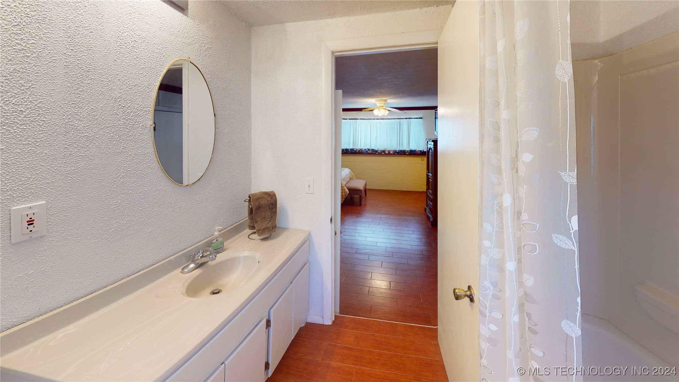5057 E 425 Road Property Photo 17
