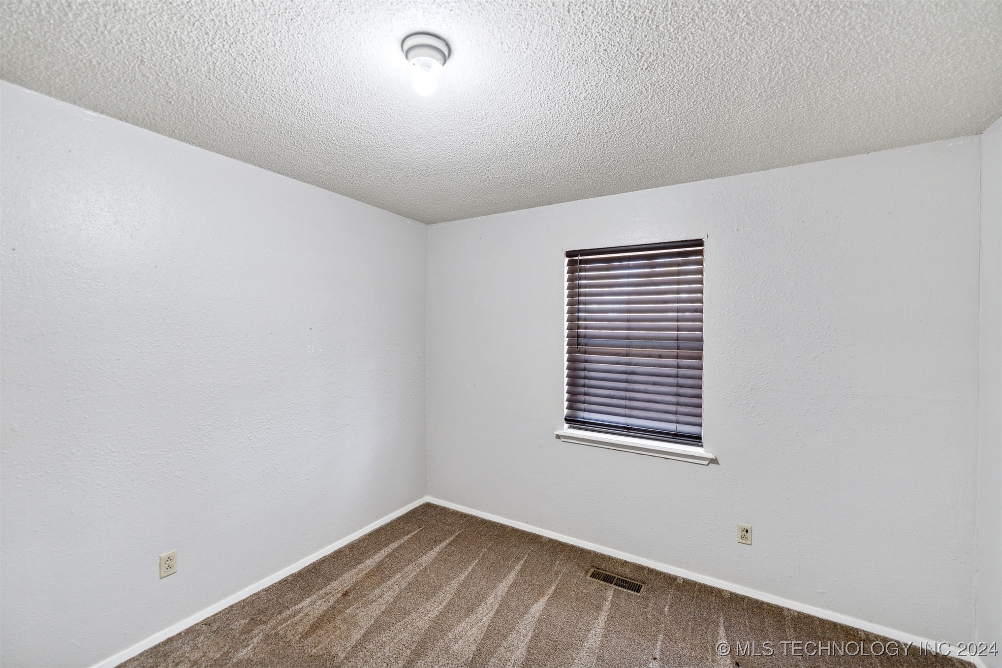 186751 N 4180 Road Property Photo 11