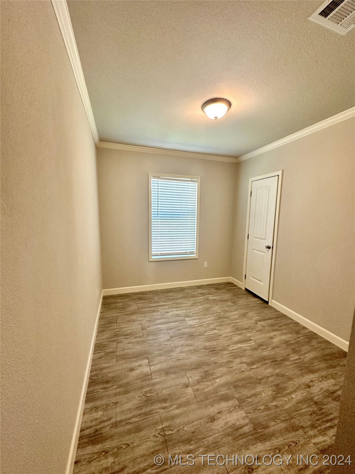 411 W Beech Street Property Photo 17