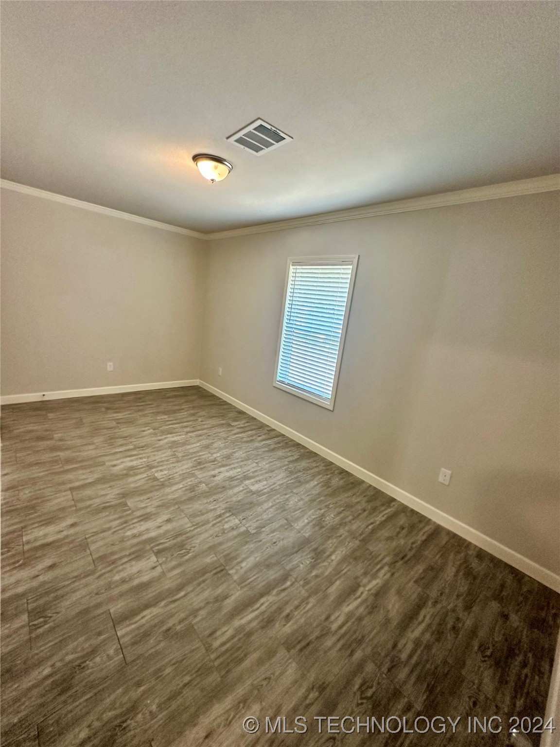 411 W Beech Street Property Photo 18