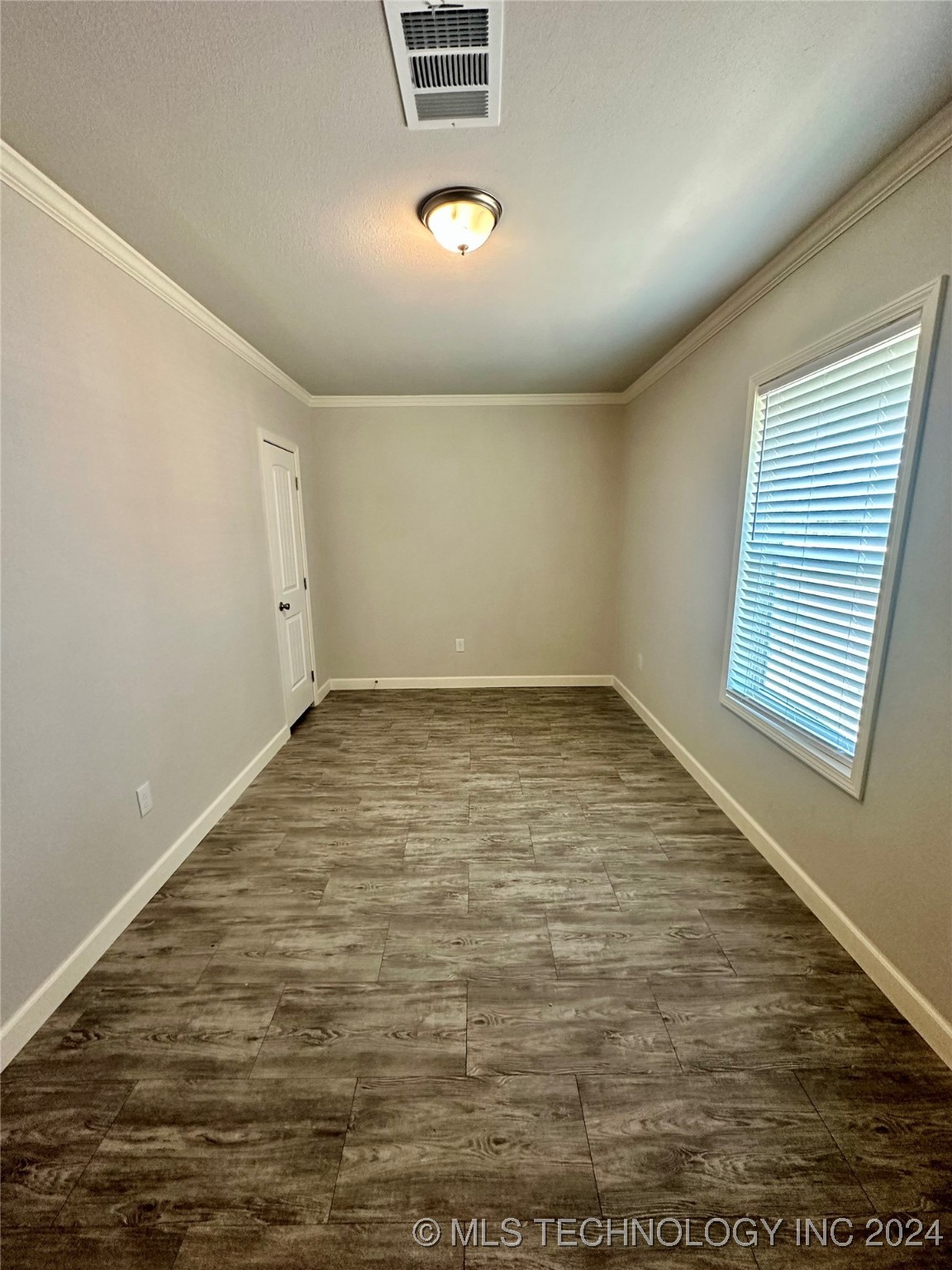 411 W Beech Street Property Photo 19