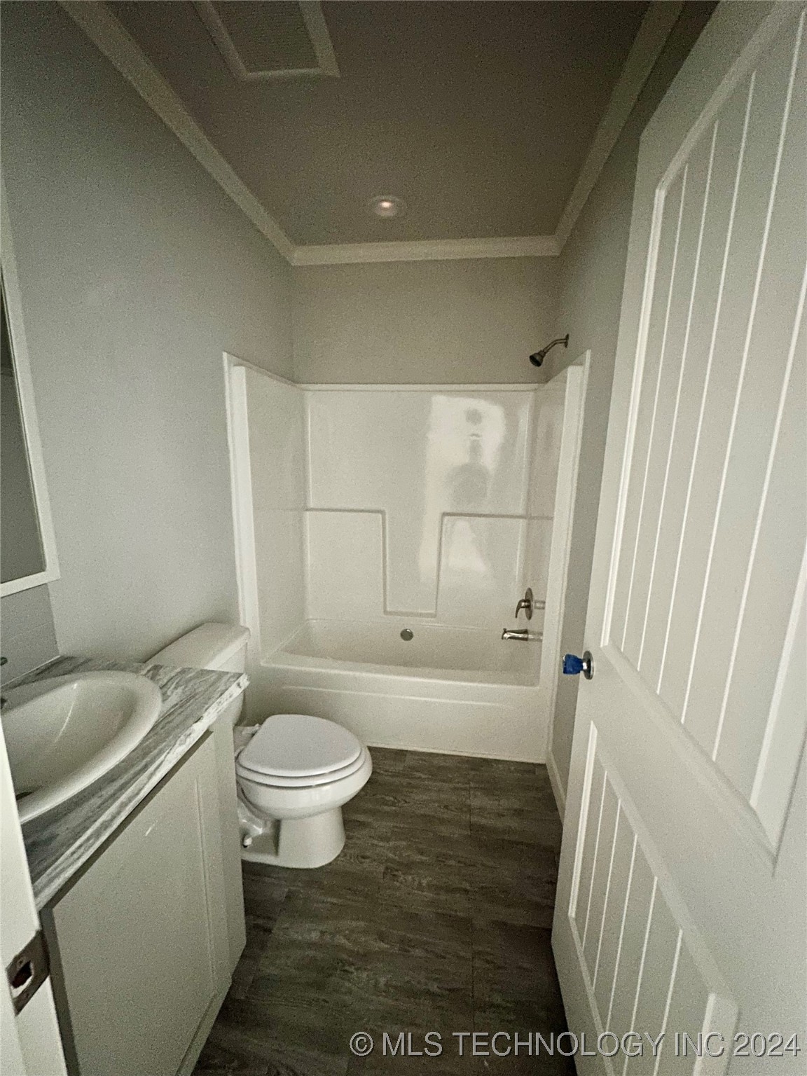 411 W Beech Street Property Photo 20