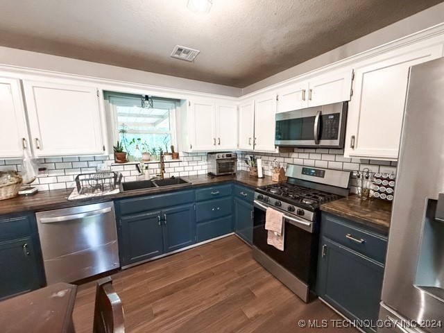 601 E Railroad Street S Property Photo 5