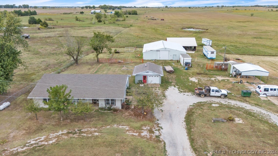 438122 E 360 Road Property Photo 7