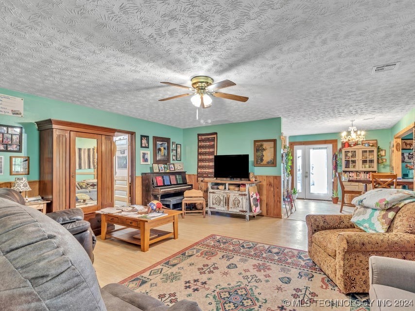 438122 E 360 Road Property Photo 9