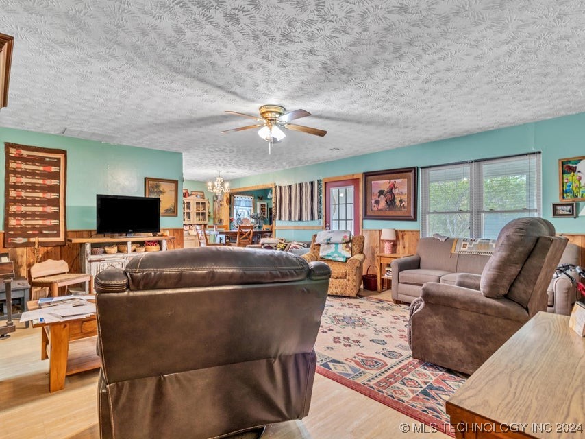 438122 E 360 Road Property Photo 10