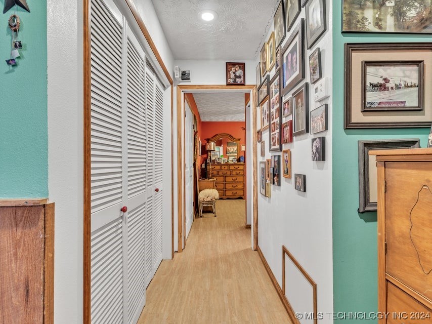 438122 E 360 Road Property Photo 15