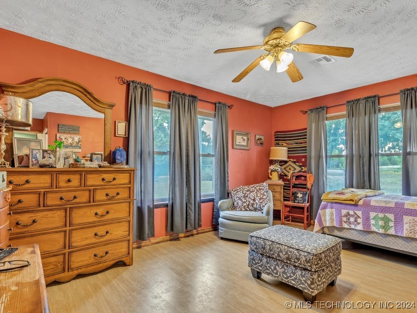 438122 E 360 Road Property Photo 16