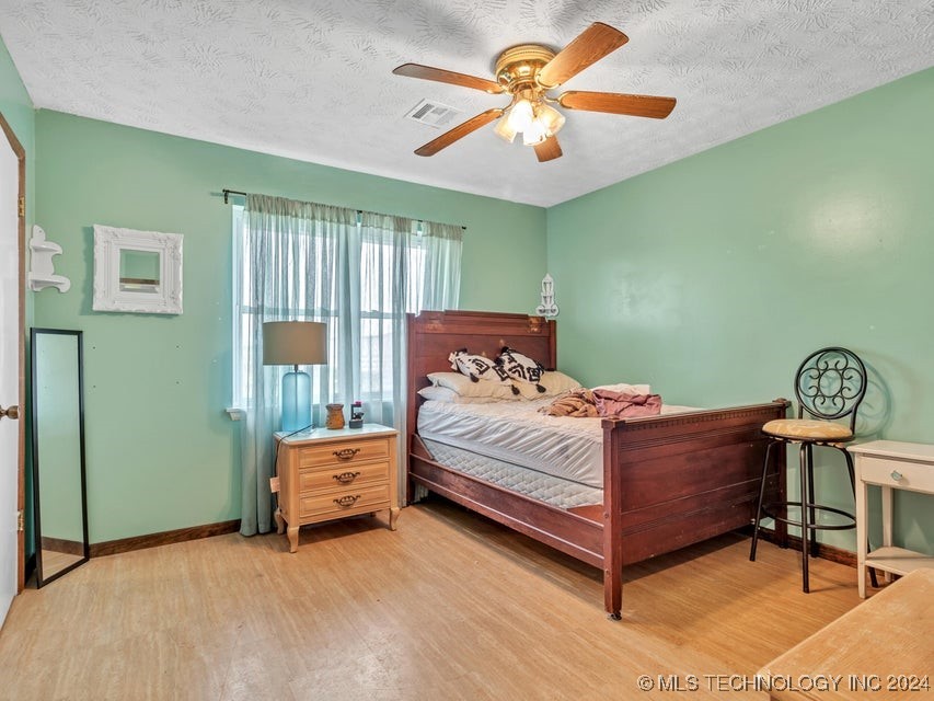 438122 E 360 Road Property Photo 17