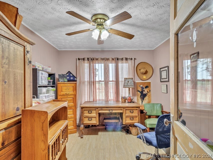 438122 E 360 Road Property Photo 19