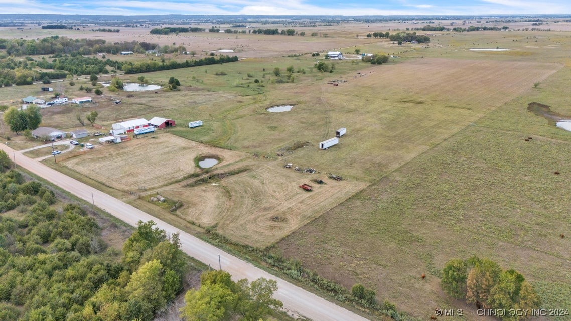 438122 E 360 Road Property Photo 27