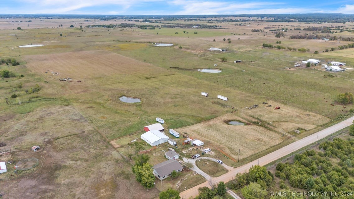 438122 E 360 Road Property Photo 28