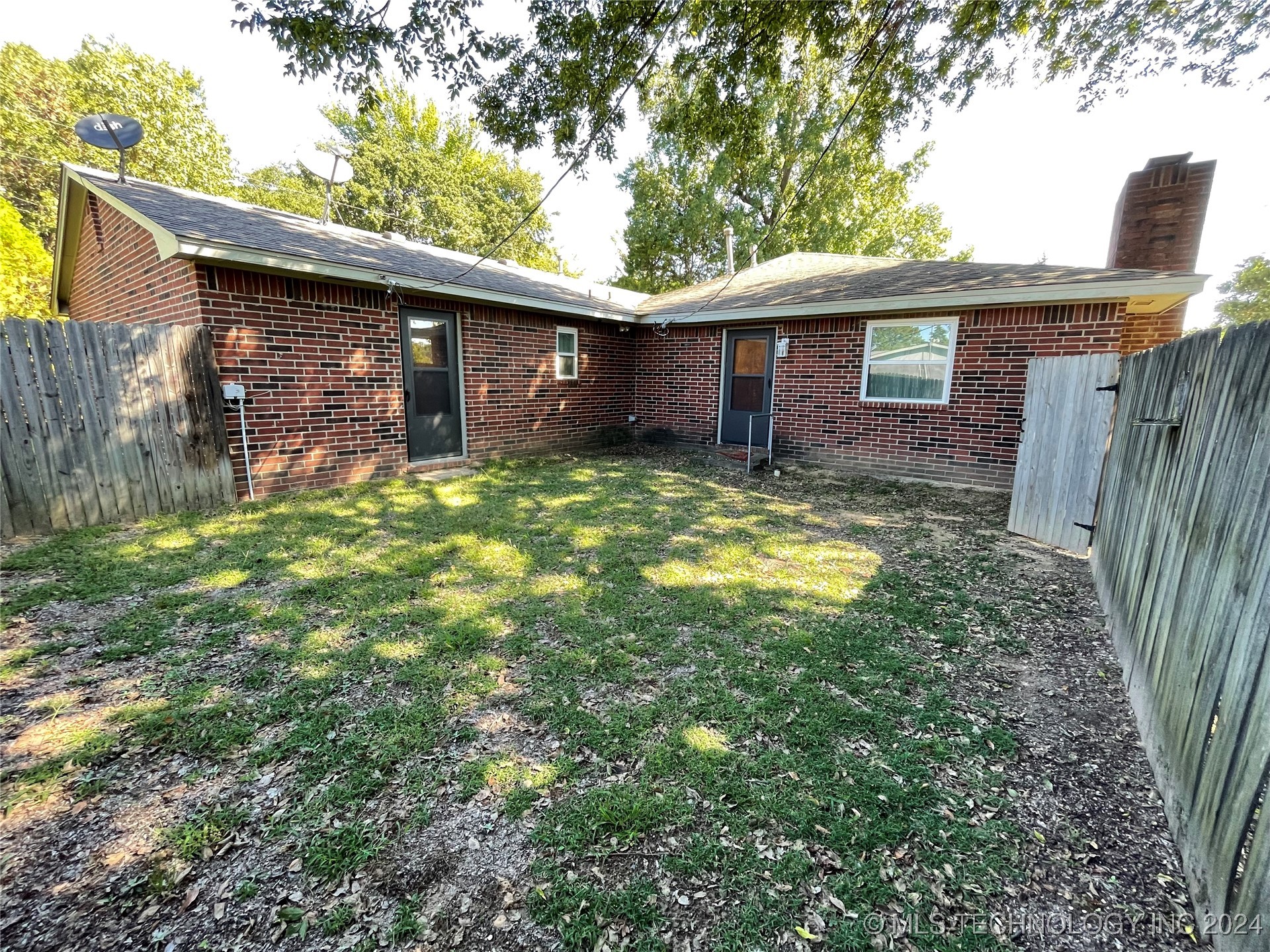 743 Lakeview Property Photo 7