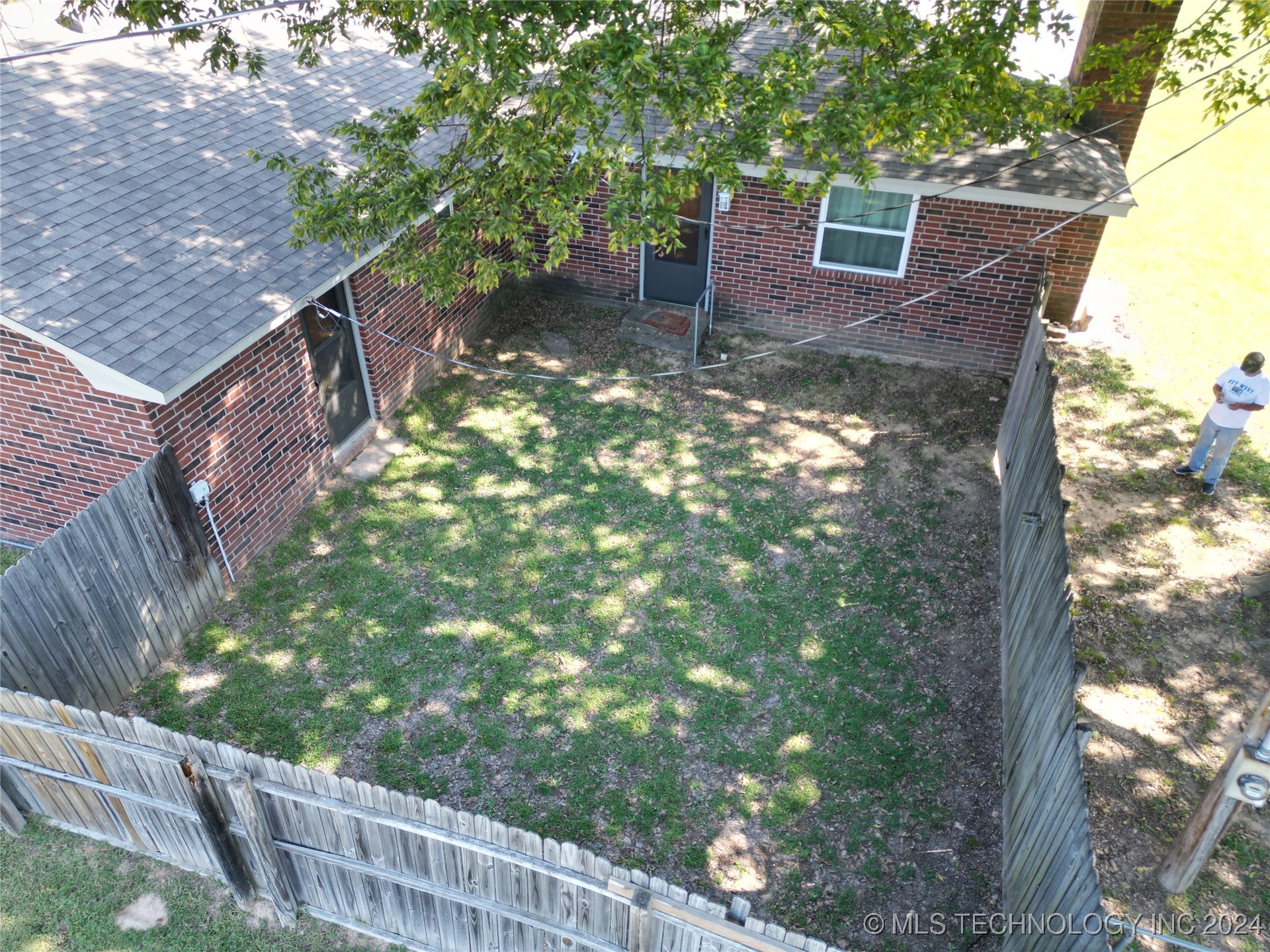 743 Lakeview Property Photo 13