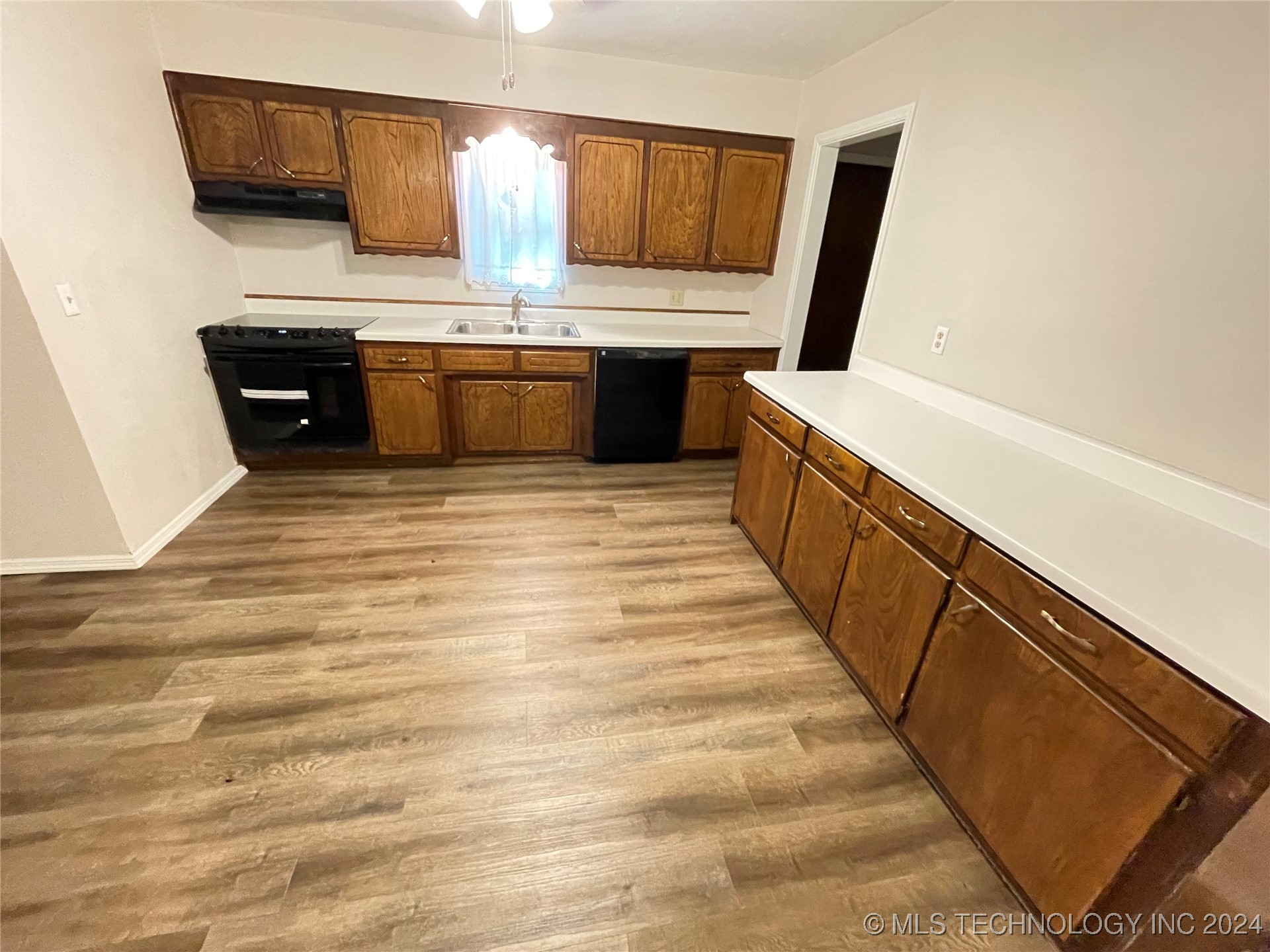 743 Lakeview Property Photo 17