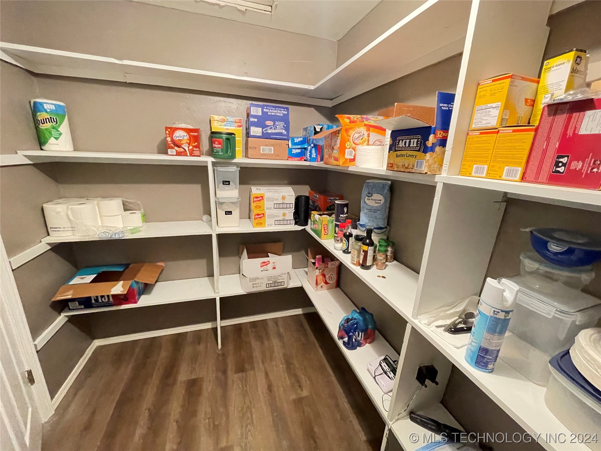 743 Lakeview Property Photo 19