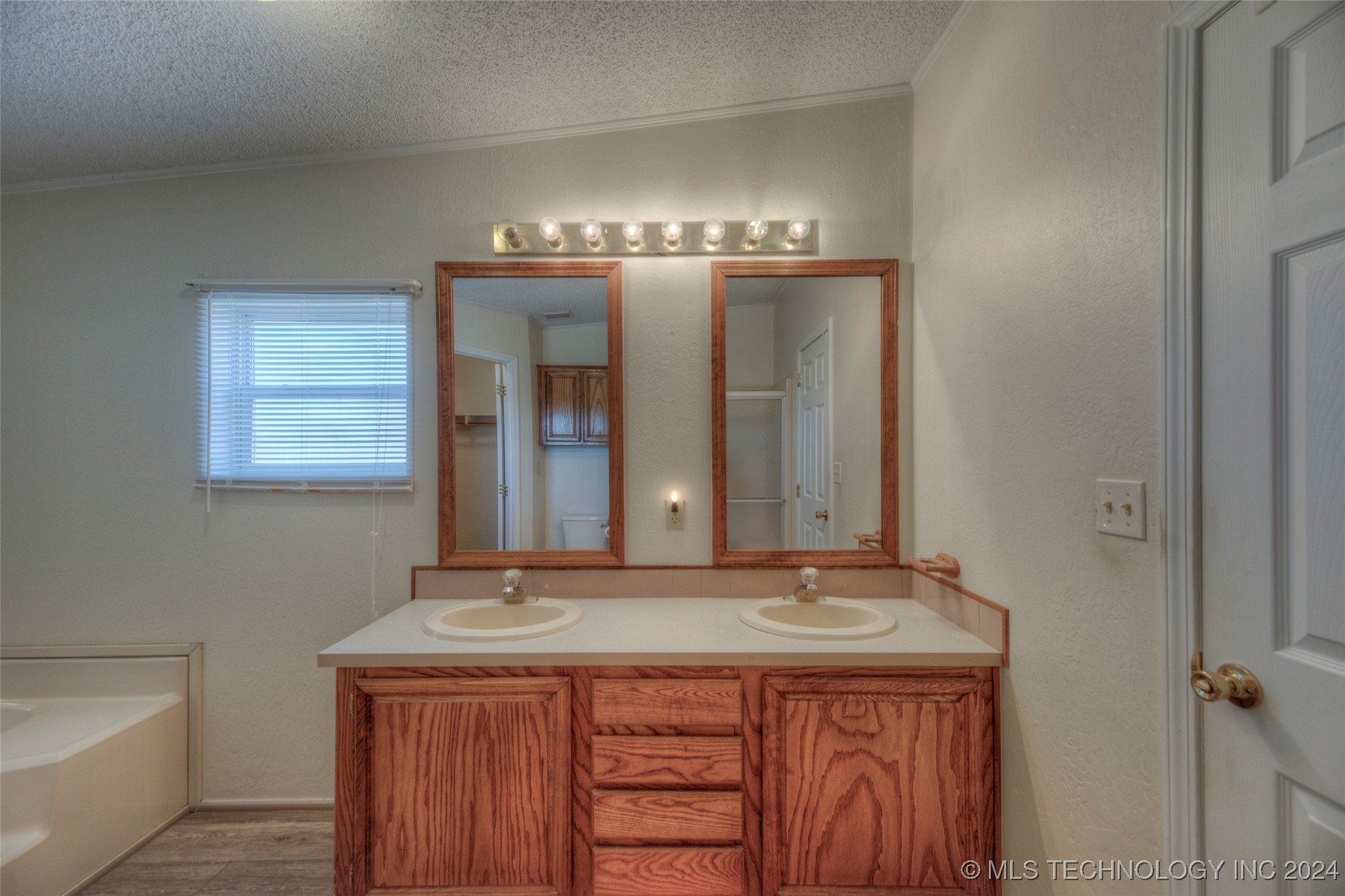 14526 S 161st East Avenue Property Photo 10