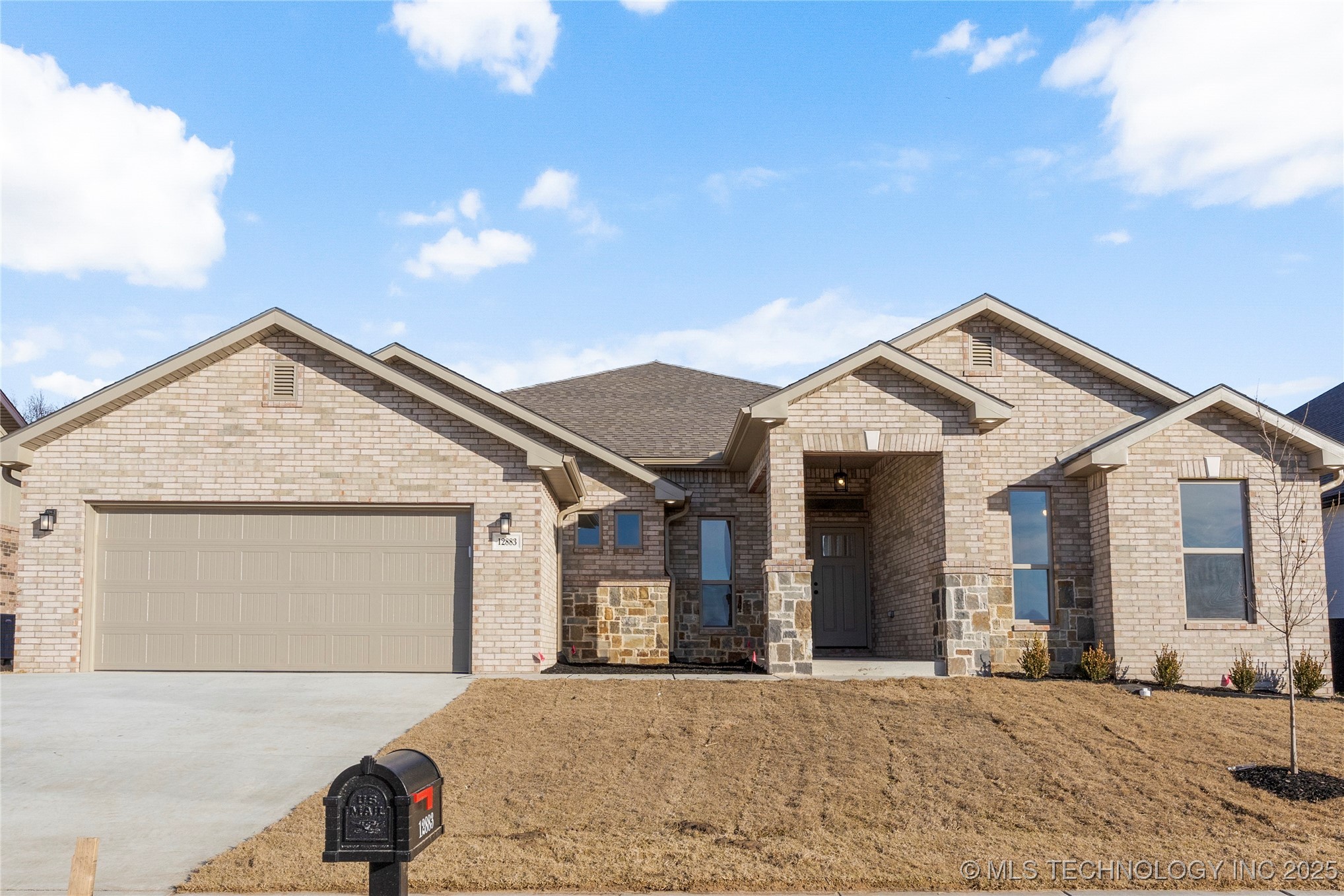 12883 S 21st Place E Property Photo