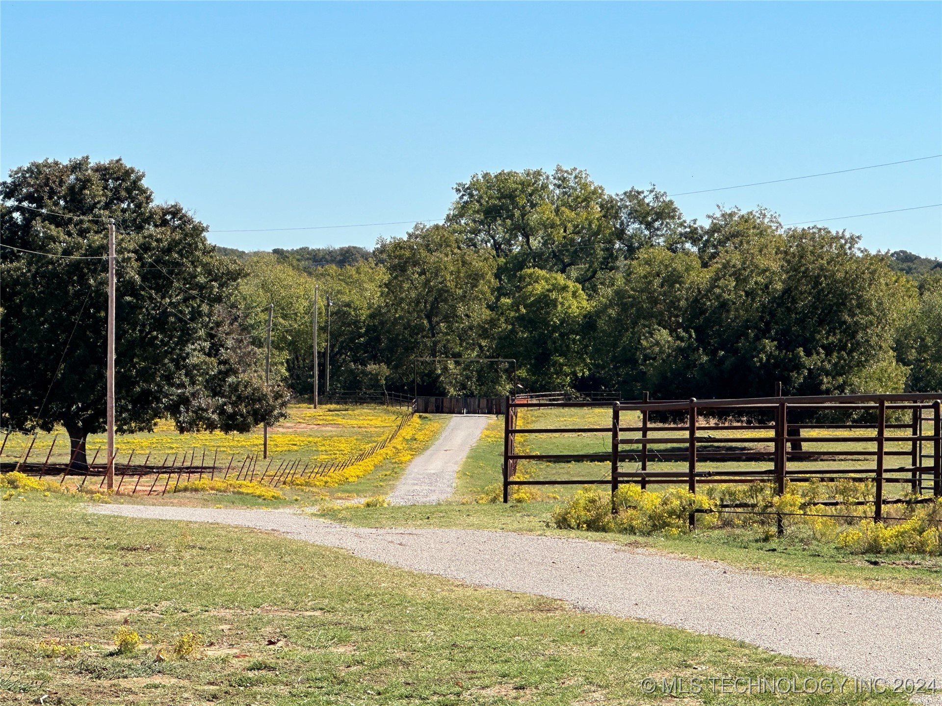 176407 N 3040 Road Property Photo 2