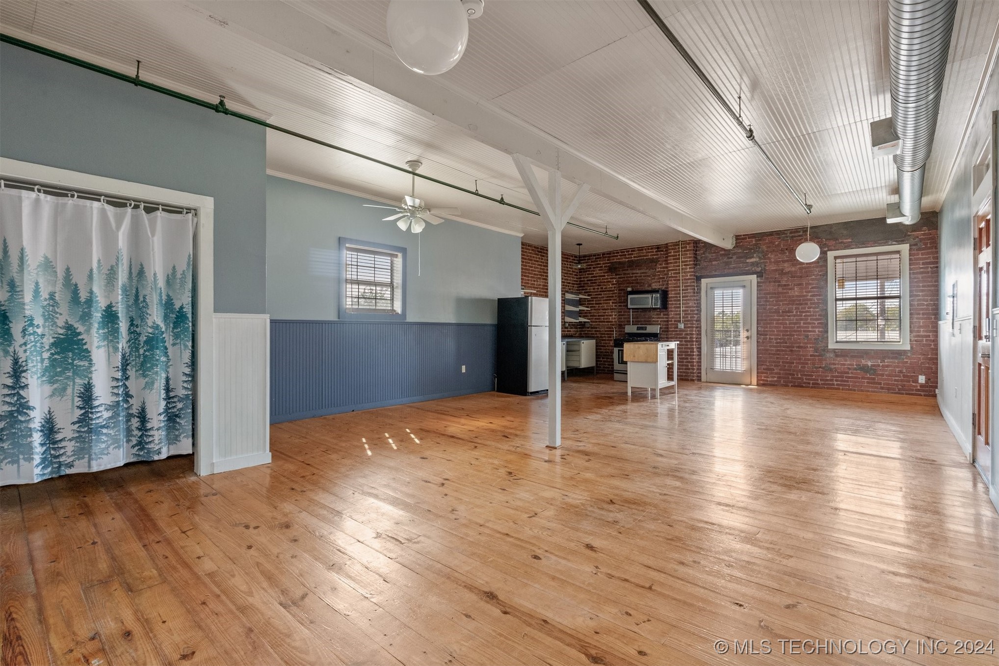118 N Main Street Property Photo 42