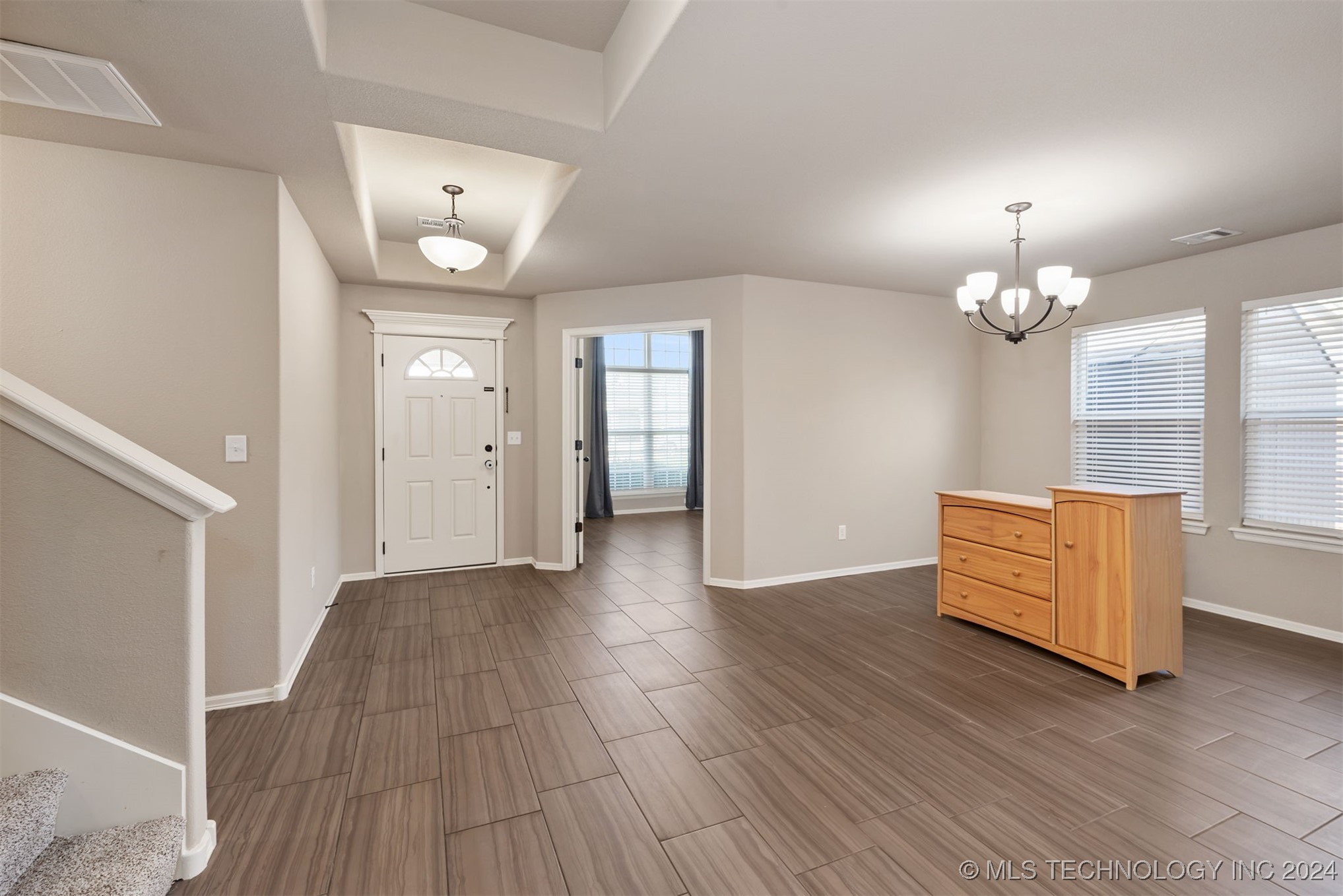 13115 S 92 East Avenue Property Photo 5